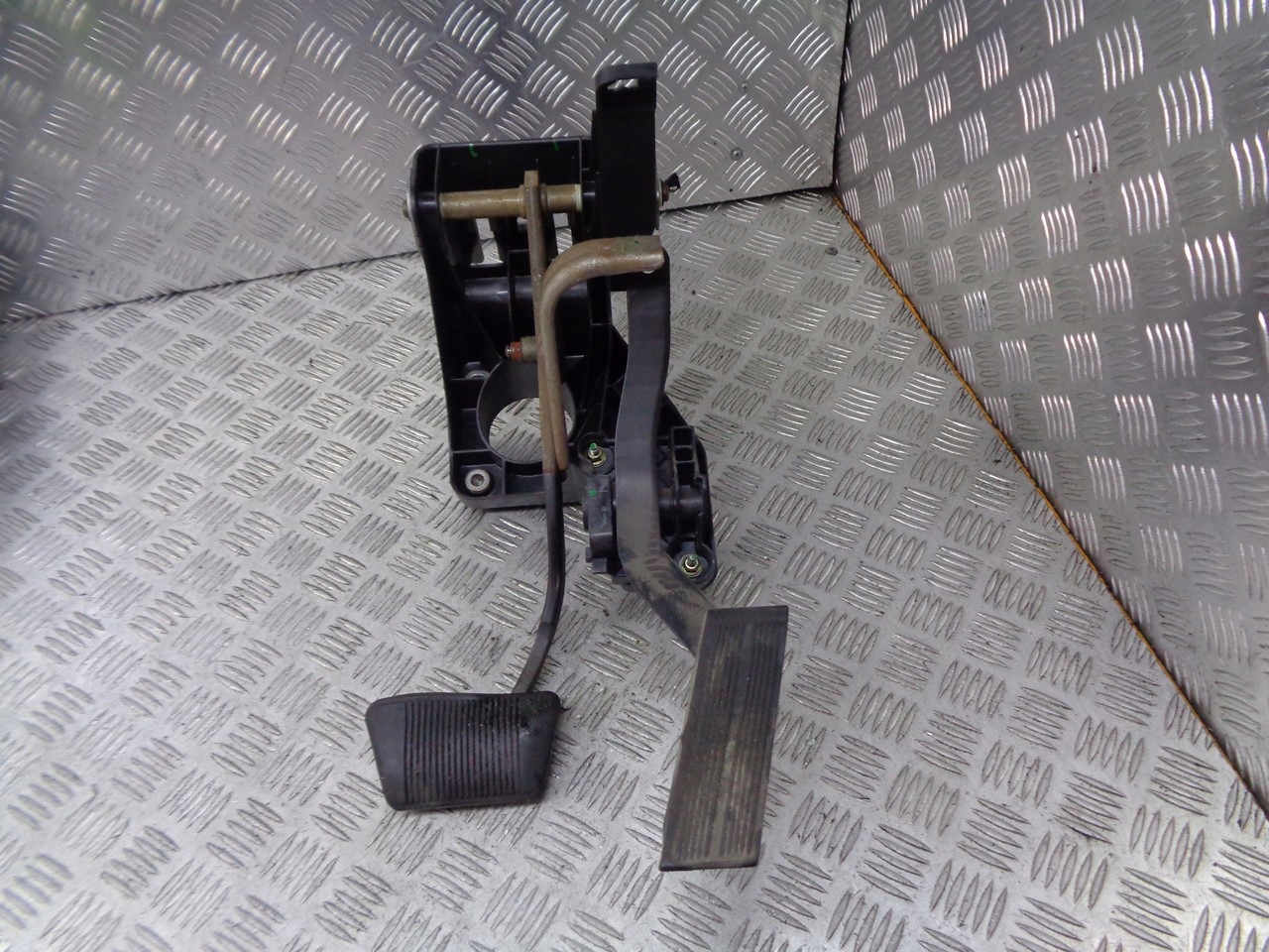 КОМПЛЕКТ ПЕДАЛЕЙ CHRYSLER PACIFICA