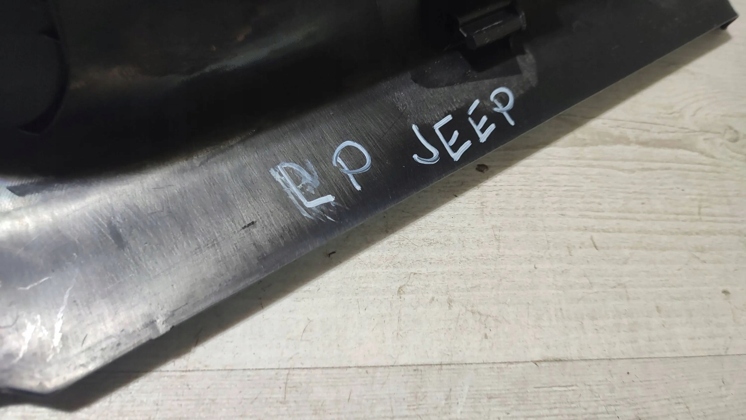Jeep Cherokee 2015 front side left cover / cap of the threshold