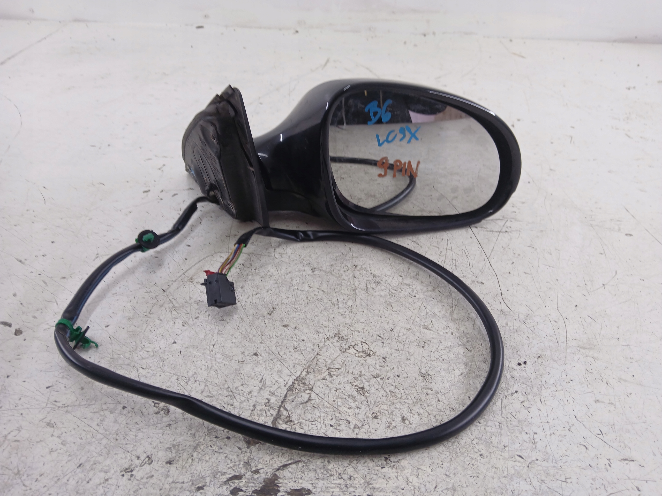 VW PASSAT B6 mirror right 9 PIN LC9X