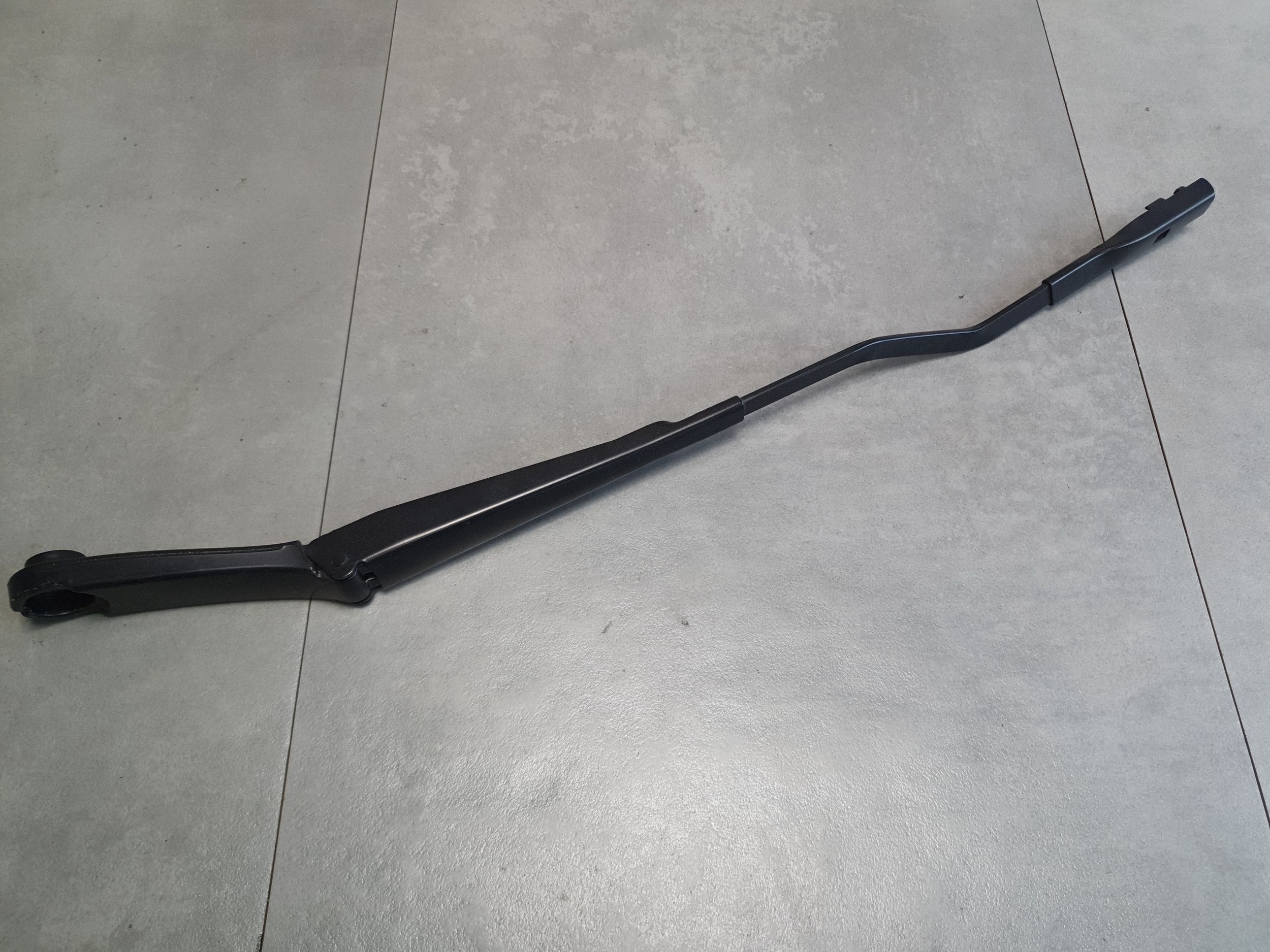 Audi Q6 e-tron nosac metlice brisača lijevog 95C955409B