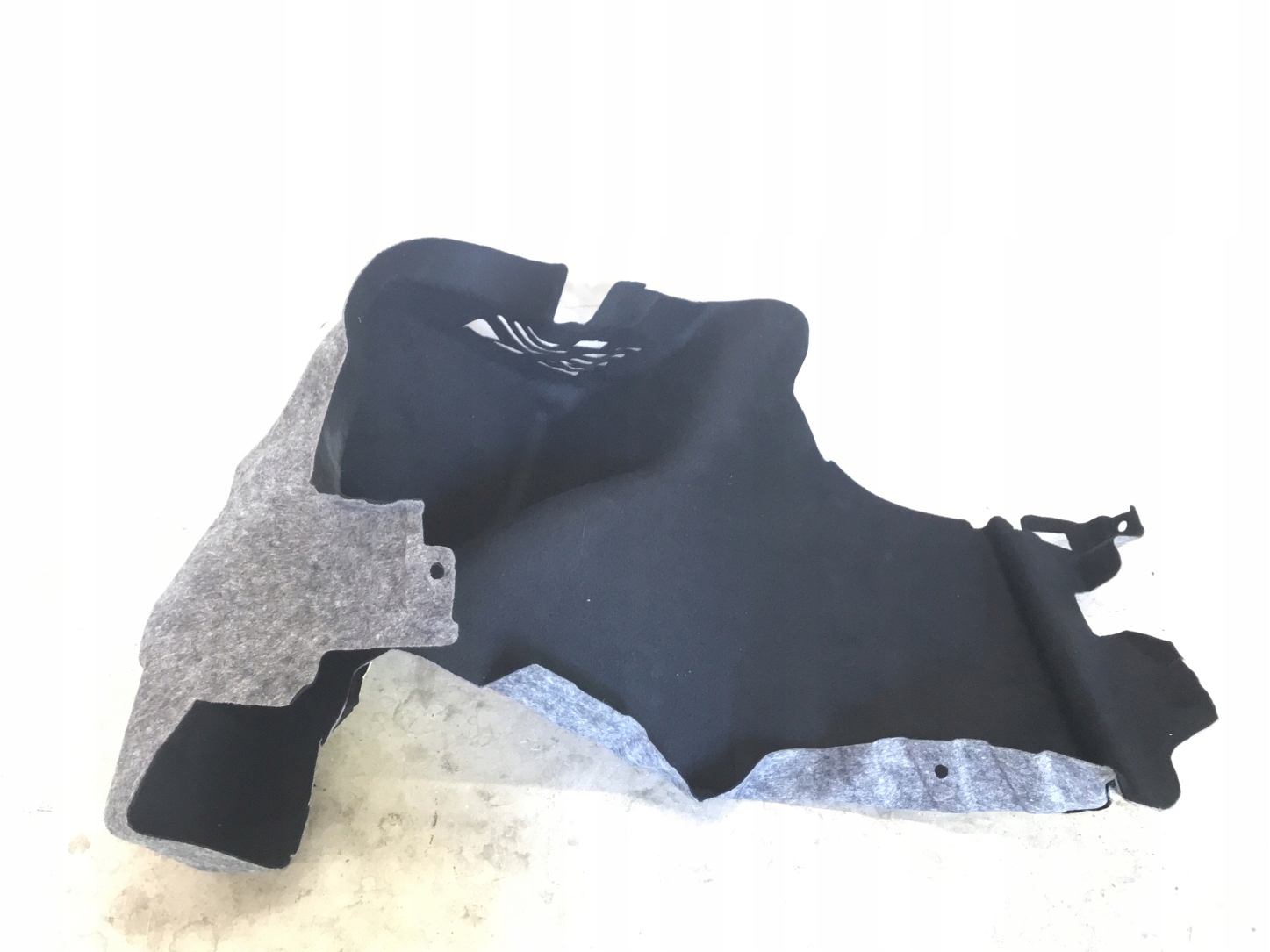 TESLA МОДЕЛЬ 3 ОБИВКА БАГАЖНИКА ЛЕВА ЗАД.