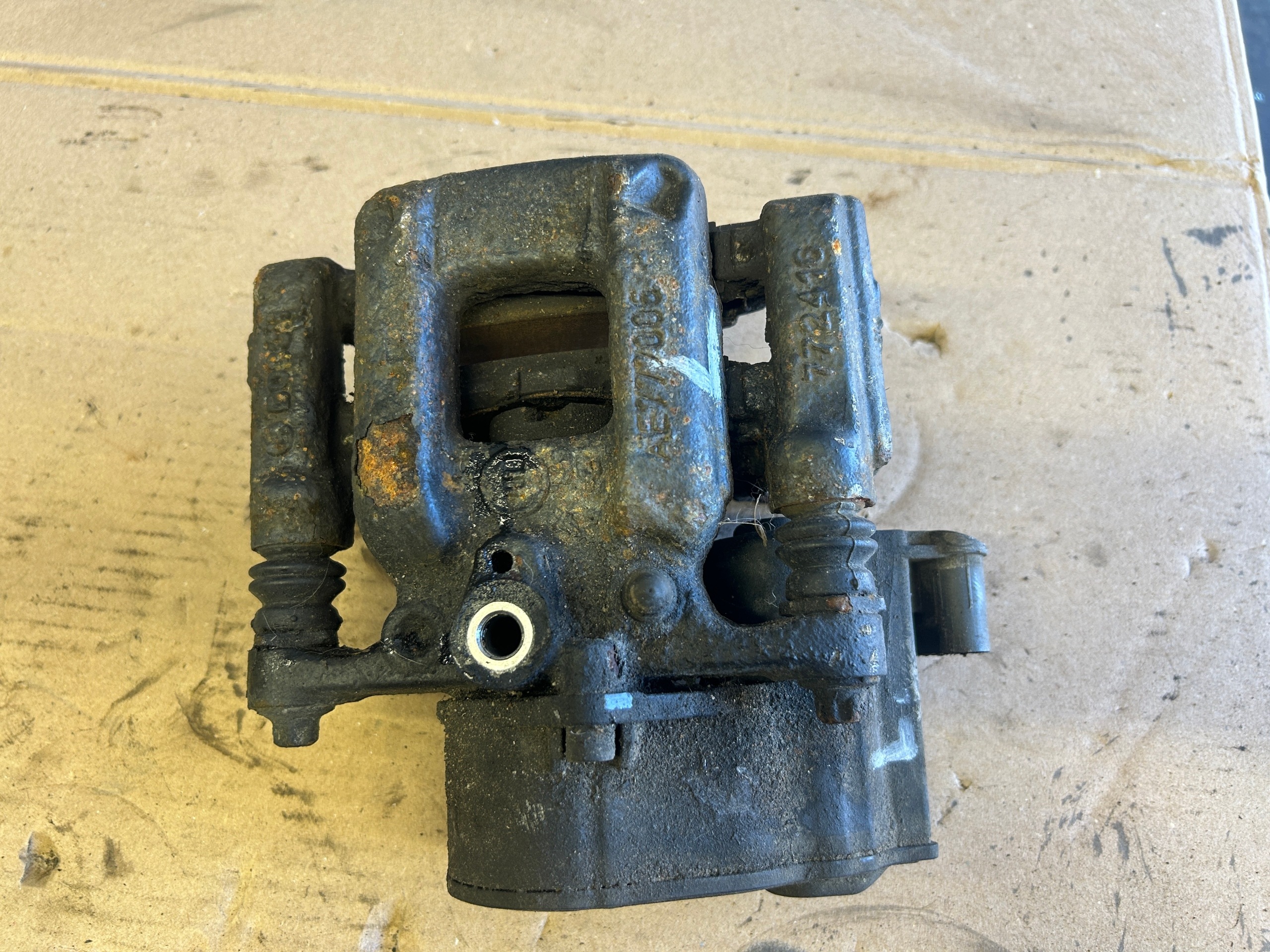 PEUGEOT 308 II T9 caliper brake rear part left right electrical