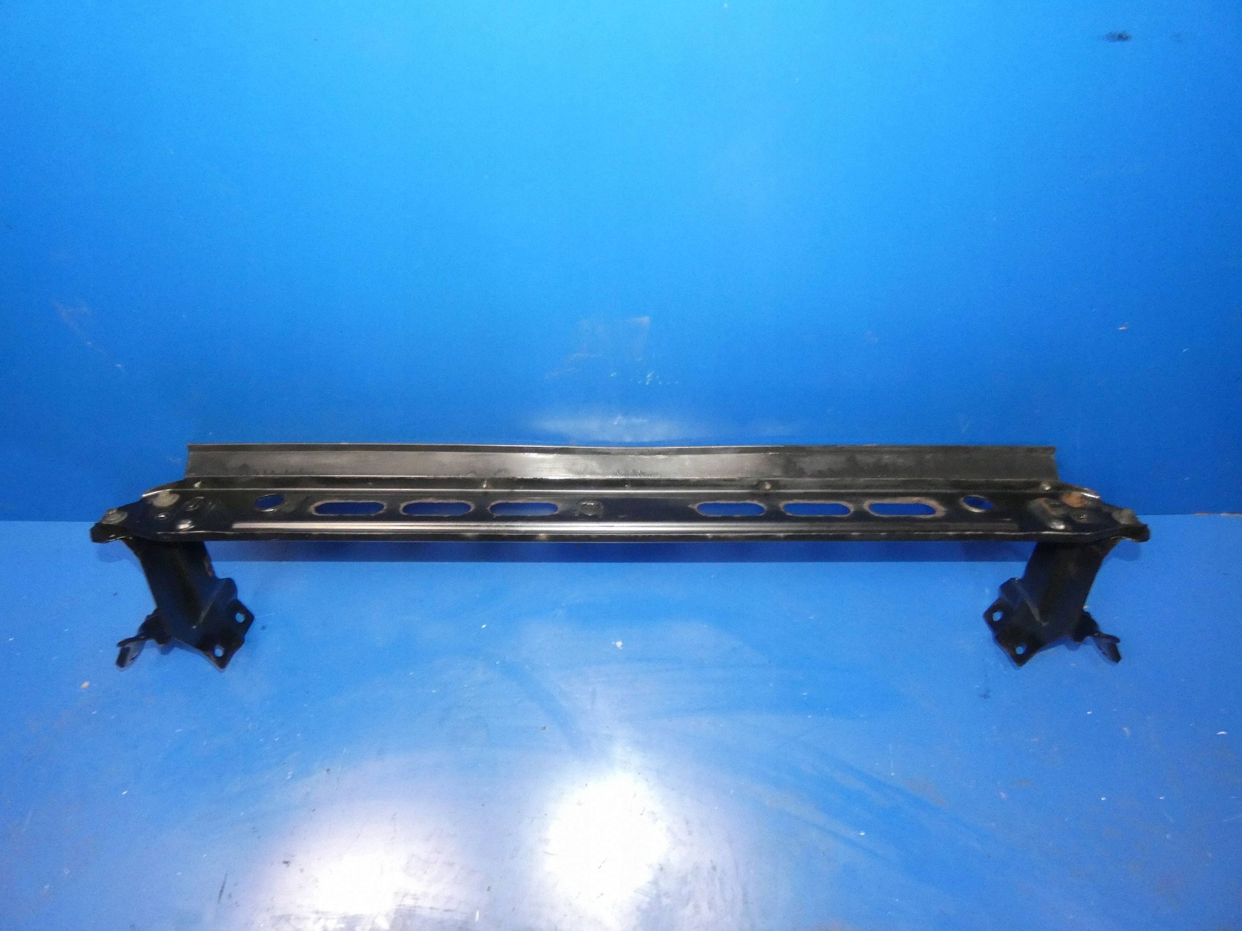 VOLVO XC60 and sider lower front front below radiator