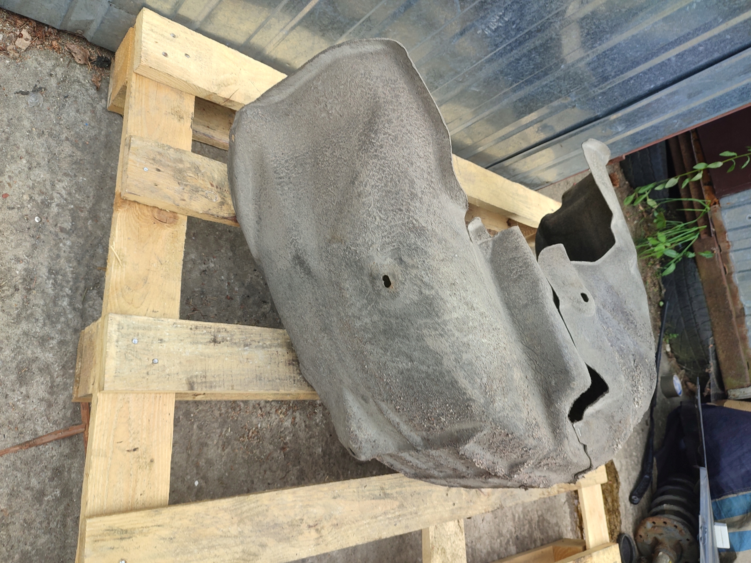 mudguard right rear part right rear. AUDI A5 8T COUPE 8T0810172B