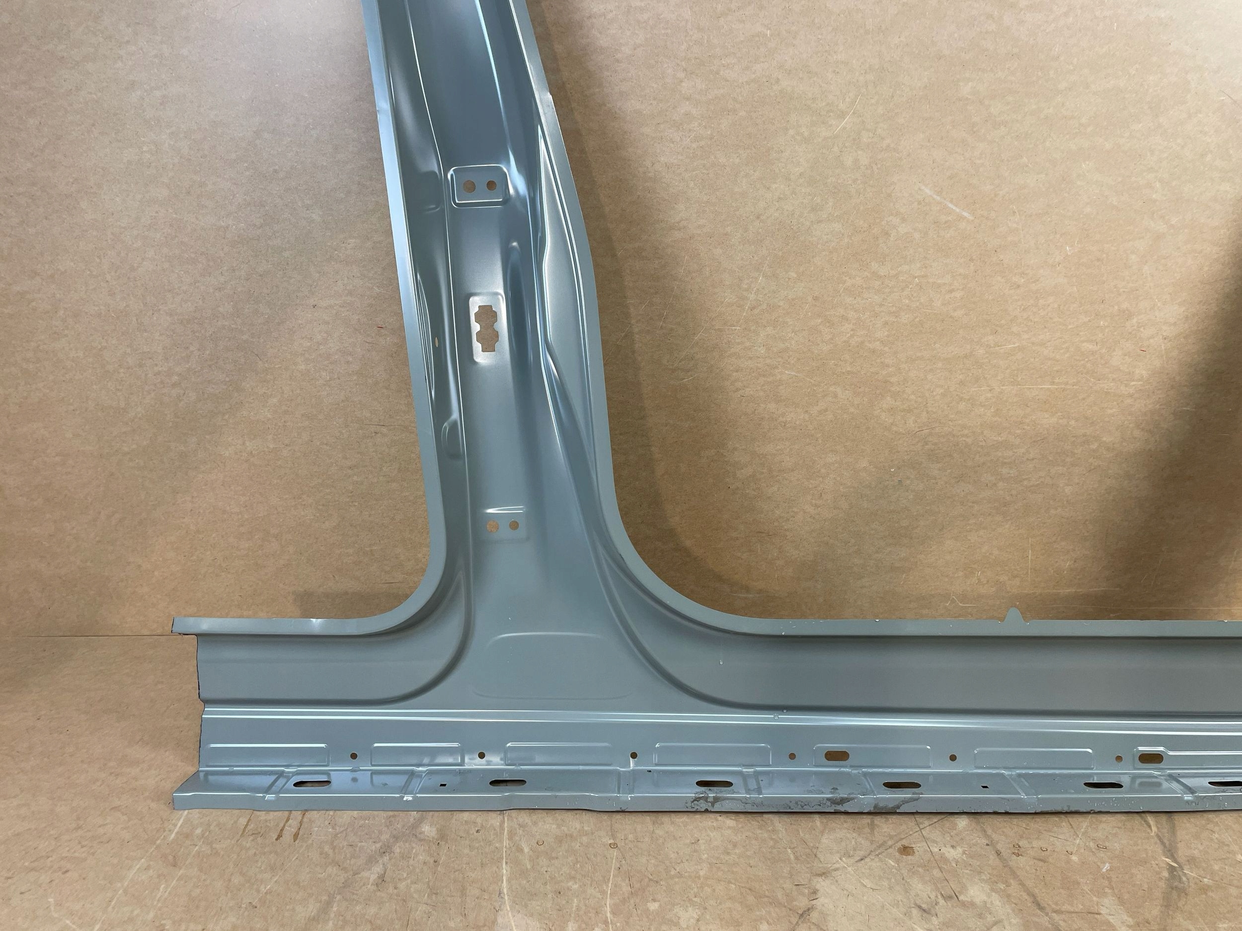 threshold pillar side left front left SKODA ELROQ 2024- 5LJ809805A