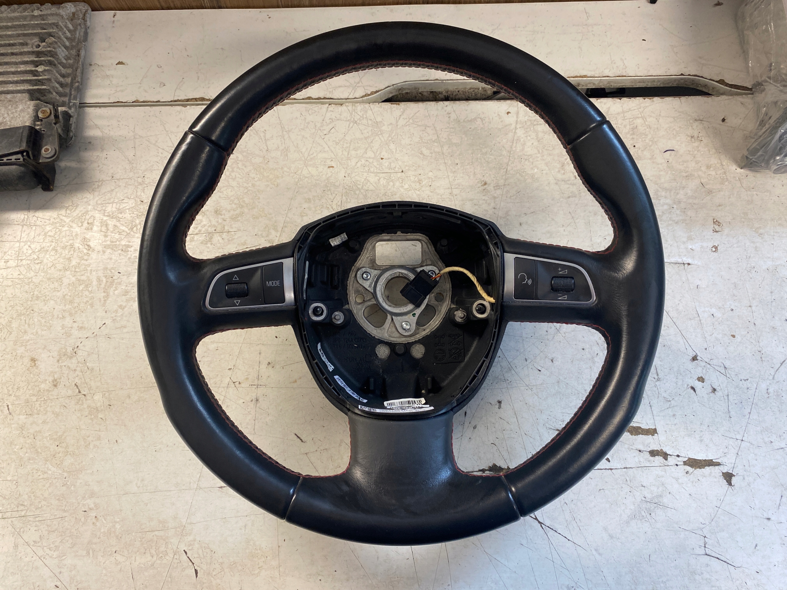 8R0419091FX - AUDI A3 8P LIFT рулевое колесо кожа Multifunction