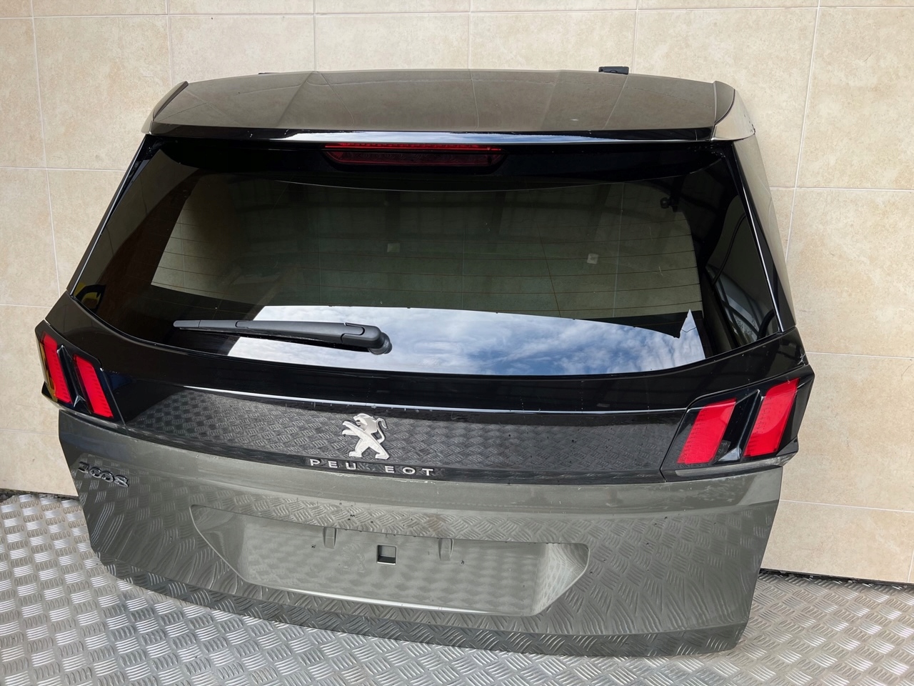 Heckklappe + Leuchte PEUGEOT 3008 II KAMERA