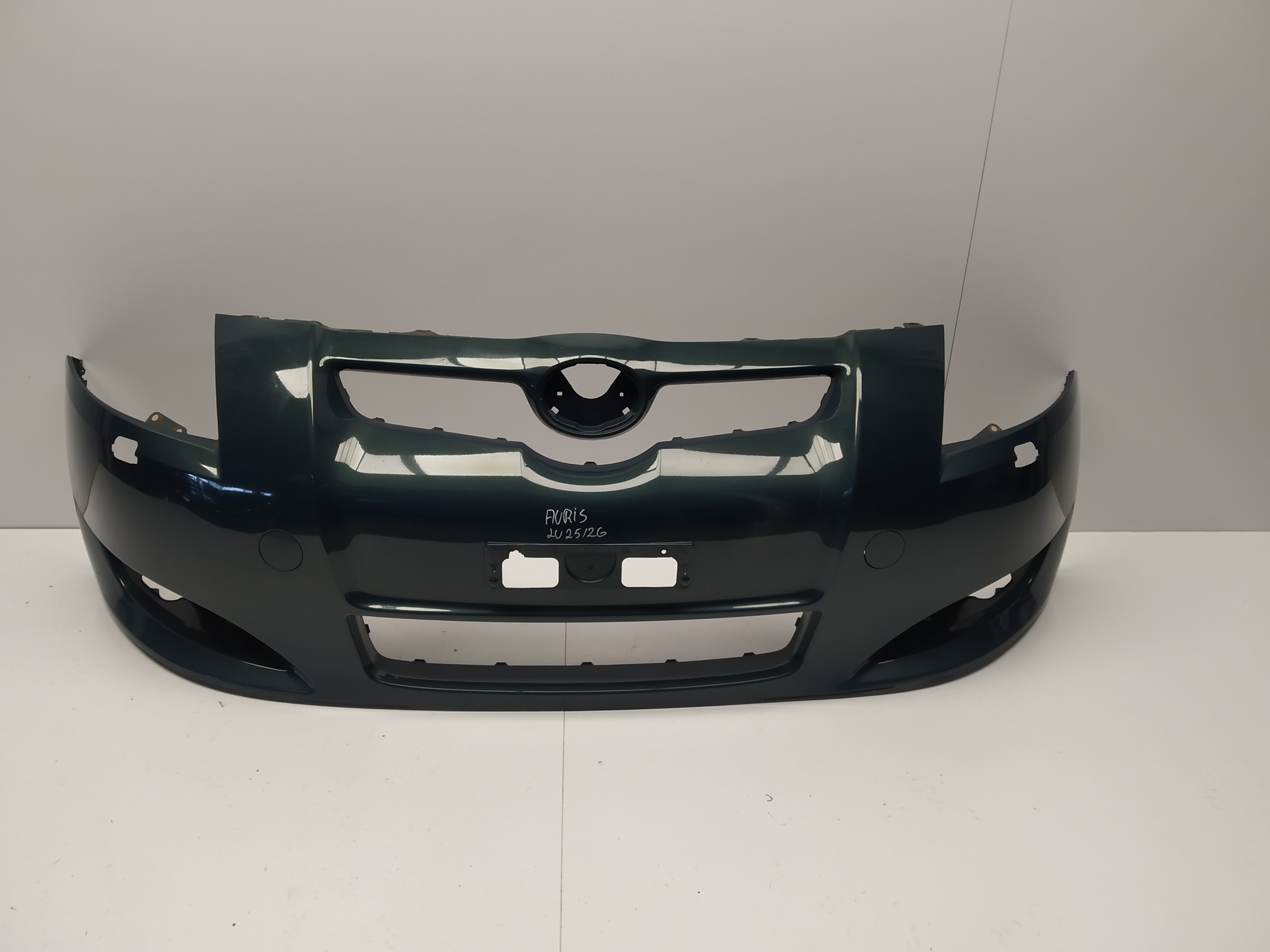 2006-2009r Toyota Auris and bumper front original washers before lift