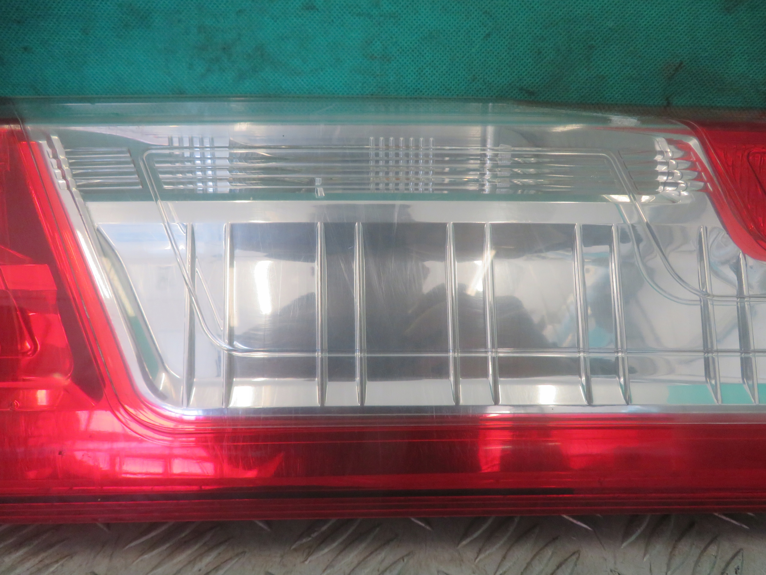 light right rear part FORD TRANSIT 17R 6C11-13404 BK31-13404-AG