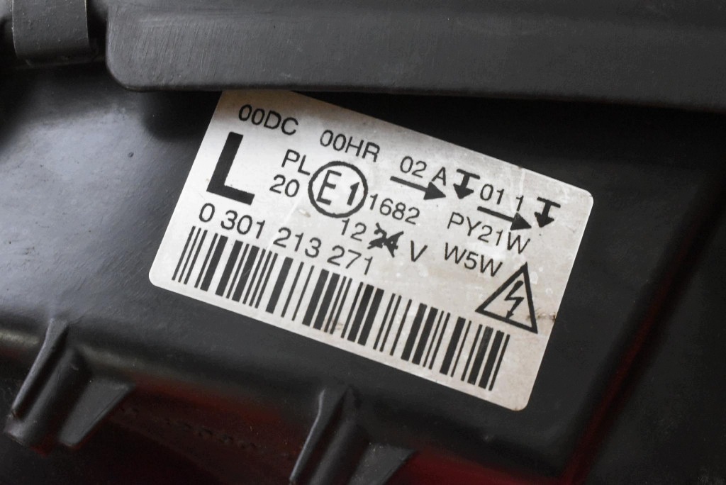 REFLEKTOR left light front lens XENON EU 9660236680 PEUGEOT 407 and 04-10