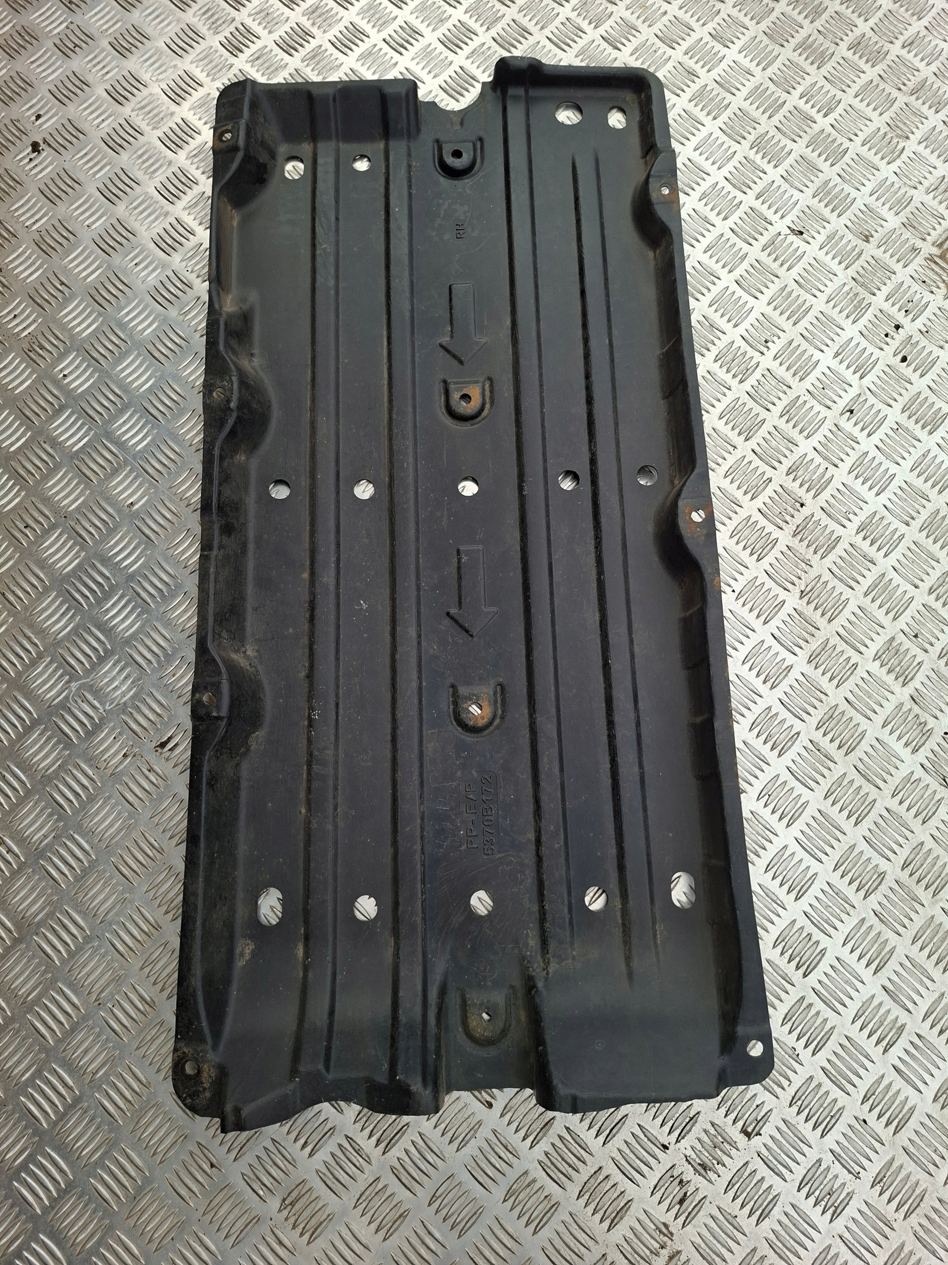 motorabdeckung rechts MITSUBISHI SPACE II 5370B172