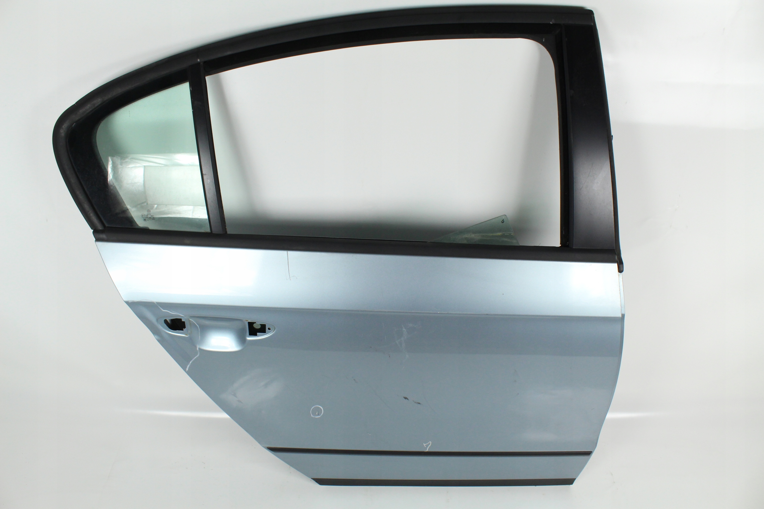 DRZWI PRAWY TYŁ PASSAT B6 SEDAN 05-10 Strona zabudowy tył - prawa