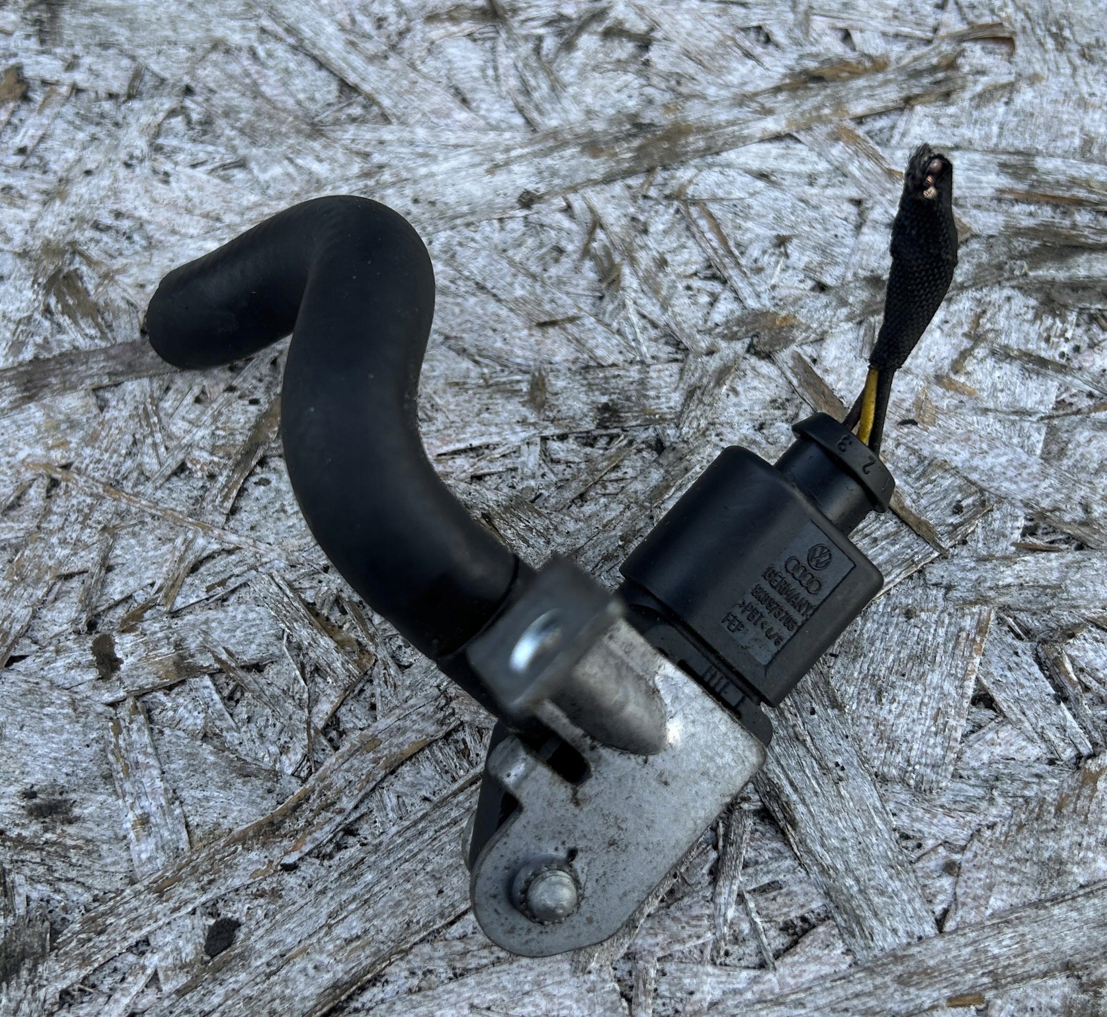 exhaust gas sensor VW PASSAT B8 2.0 TDI 14- 04L906051B