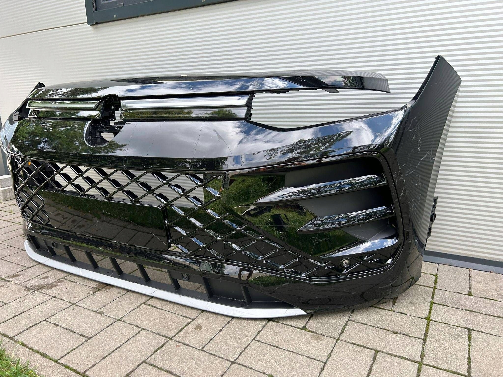 Volkswagen Tayron R Line bumper front front