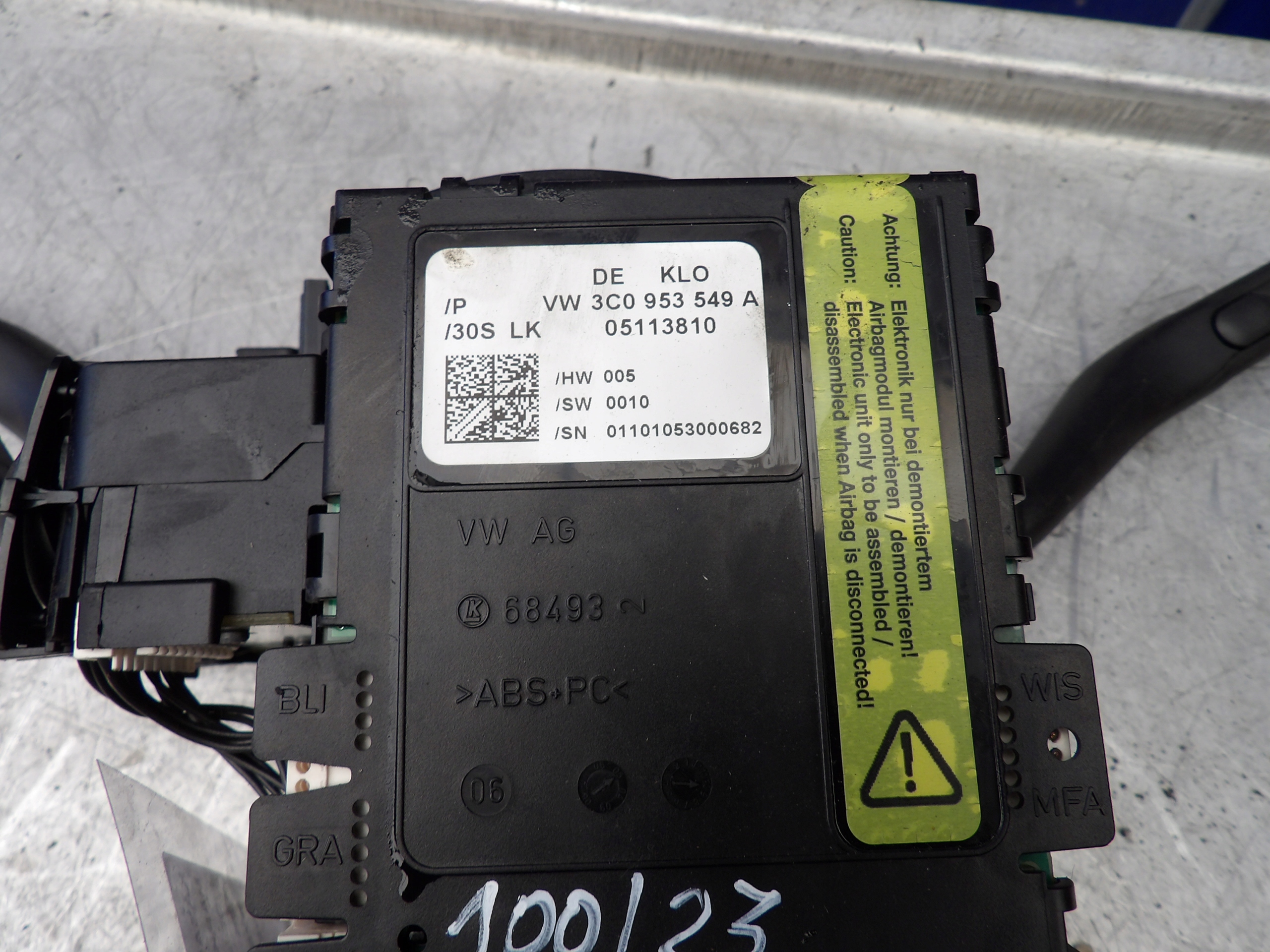 COMMODO ESSUIE GLACE VW PASSAT B6 3C0953549A