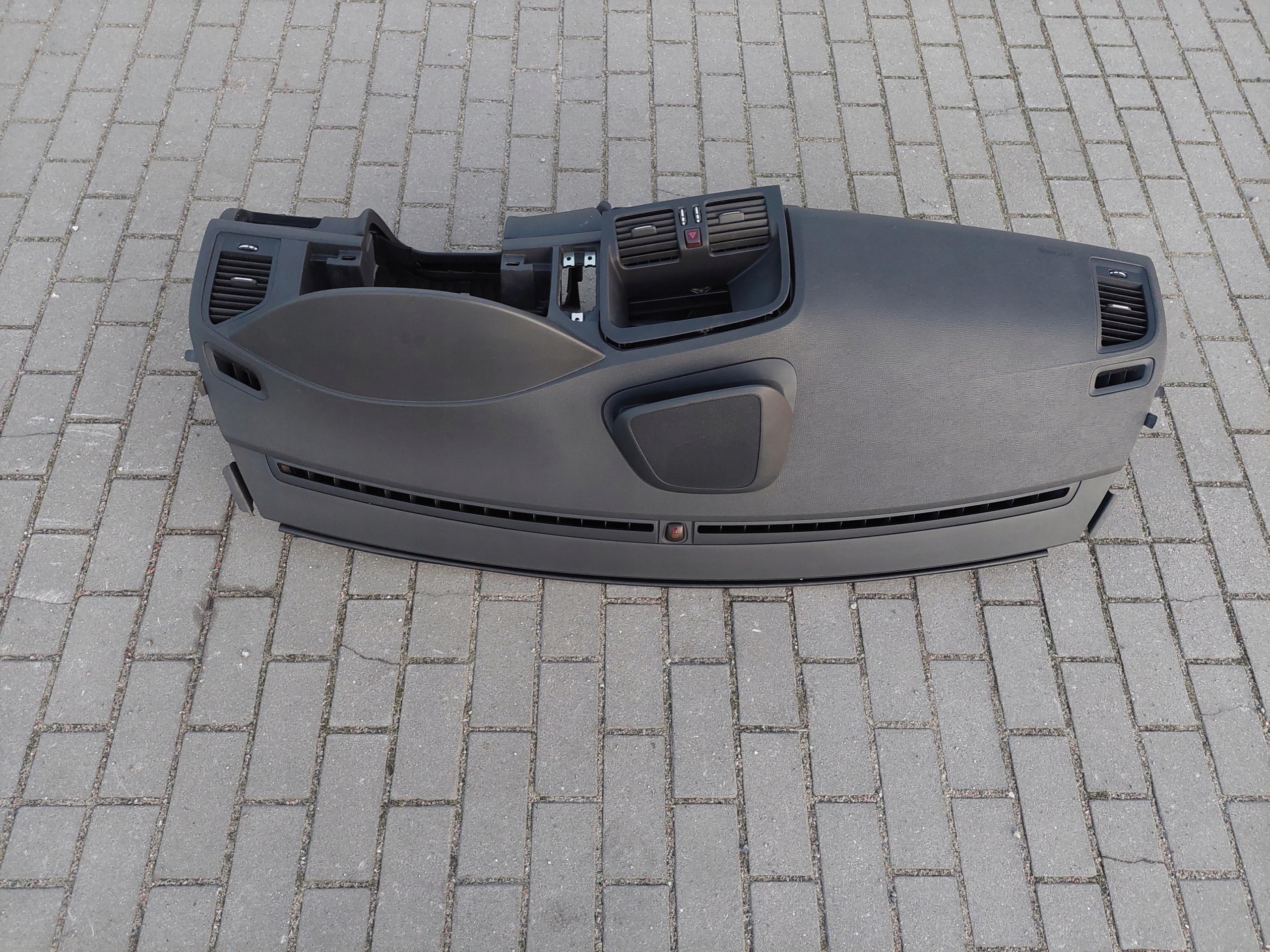 dashboard cockpit console DASHBOARD UK ANGLIK VOLVO XC60 and