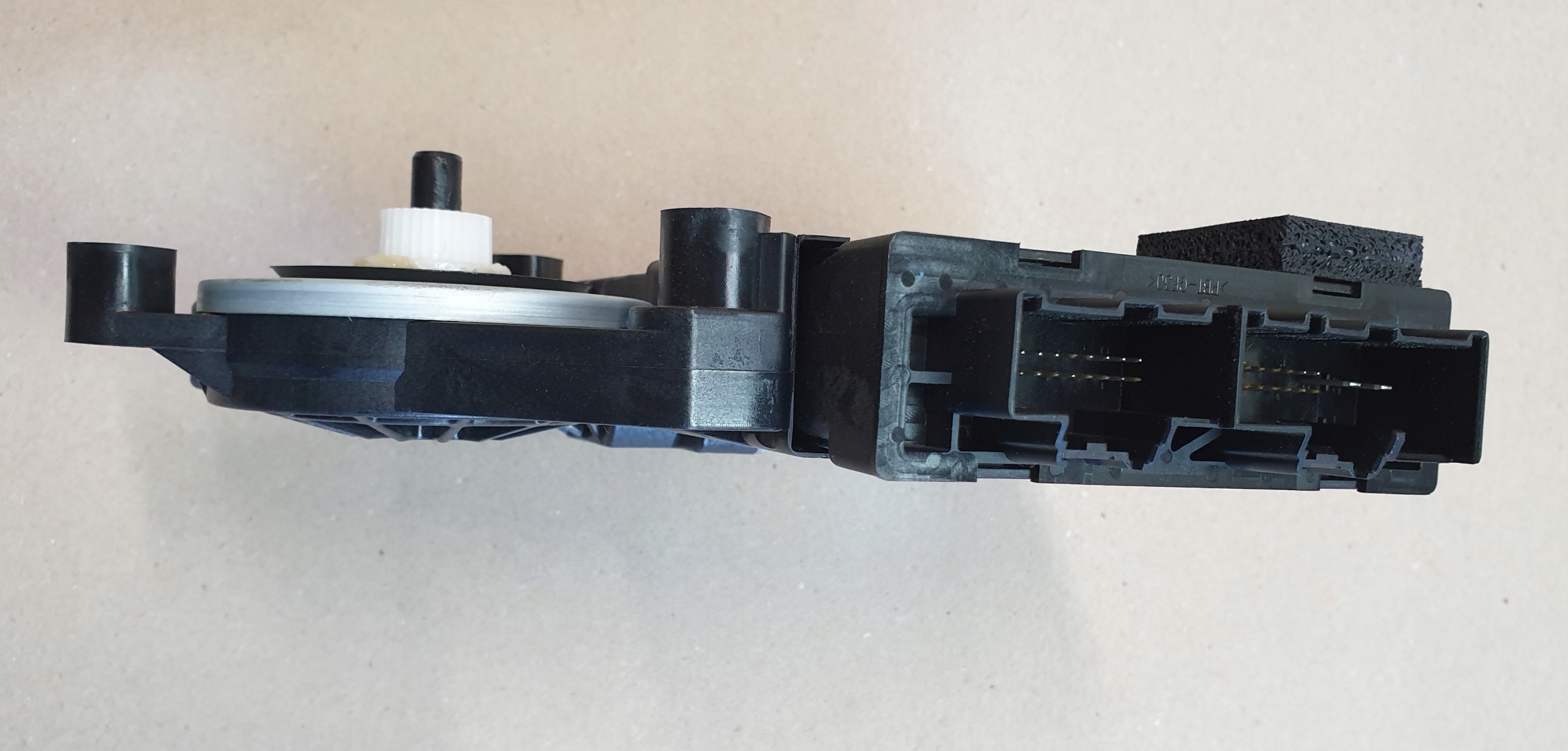 mini motor of the opening windows module control unit left front VOLVO XC40 OE 20r