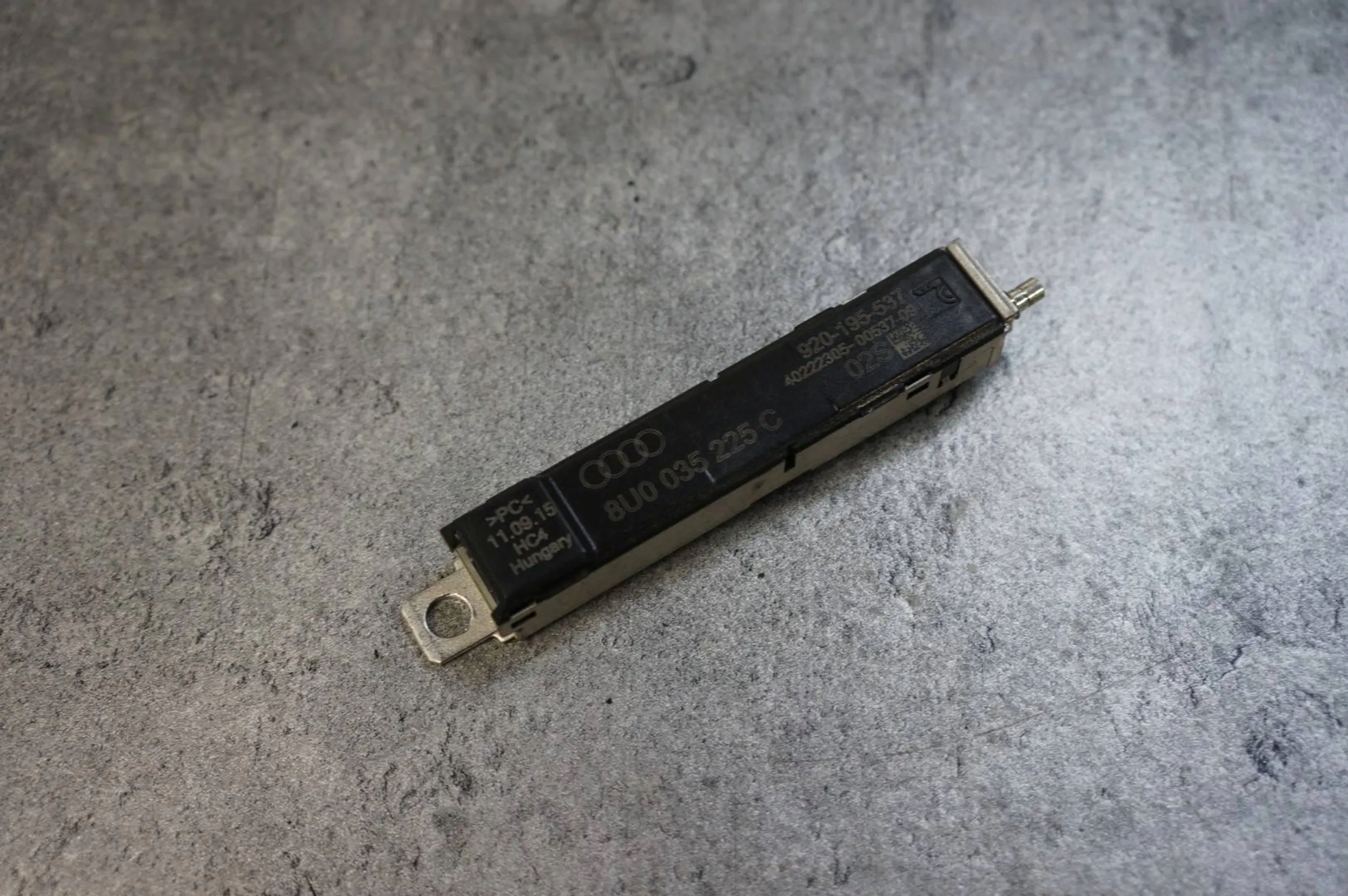 WZMACNIACZ RADIA ANTENY AUDI Q3 8U LIFT 8U0035225C za 45 zł z Gorlice ...