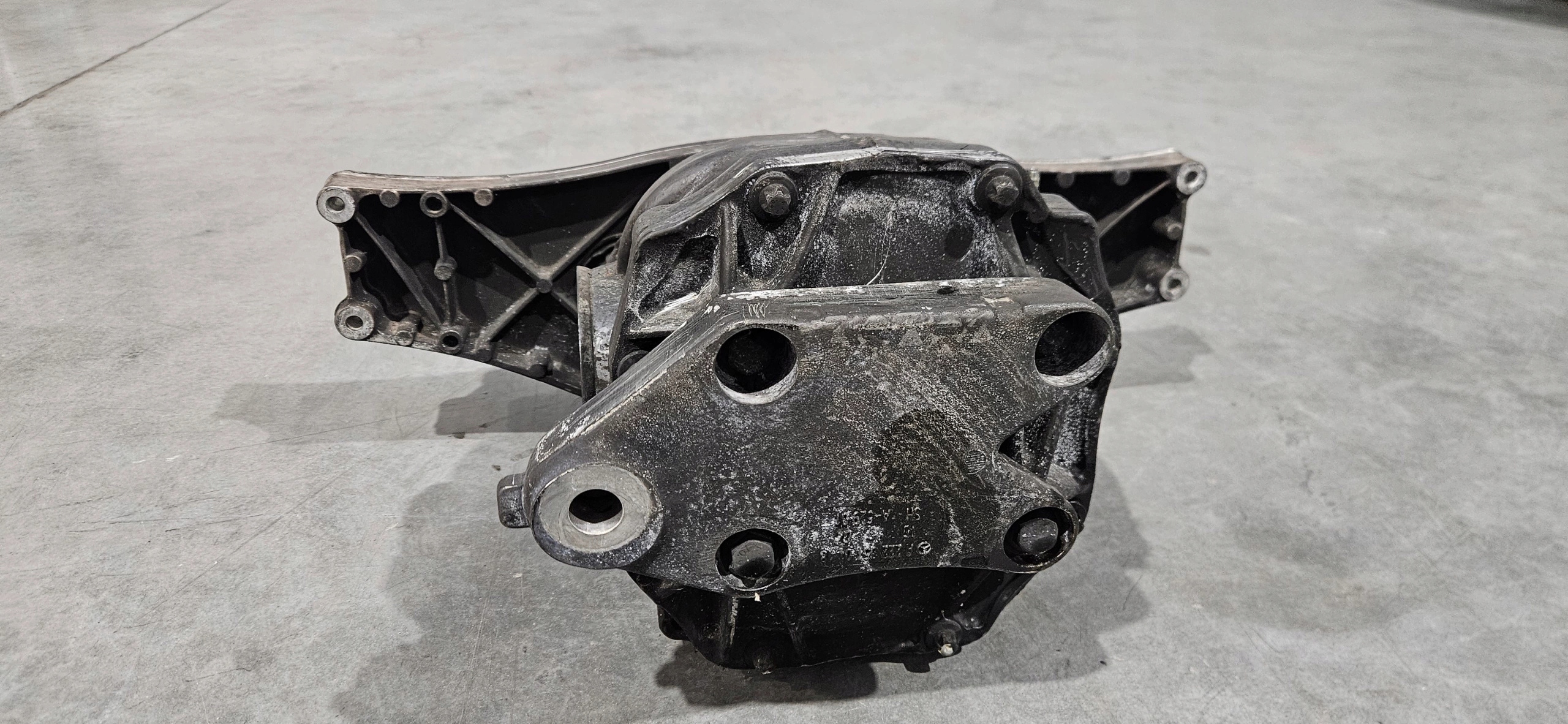 differential diff rear part MERCEDES S 65 66 AMG COUPE A2213511705 original
