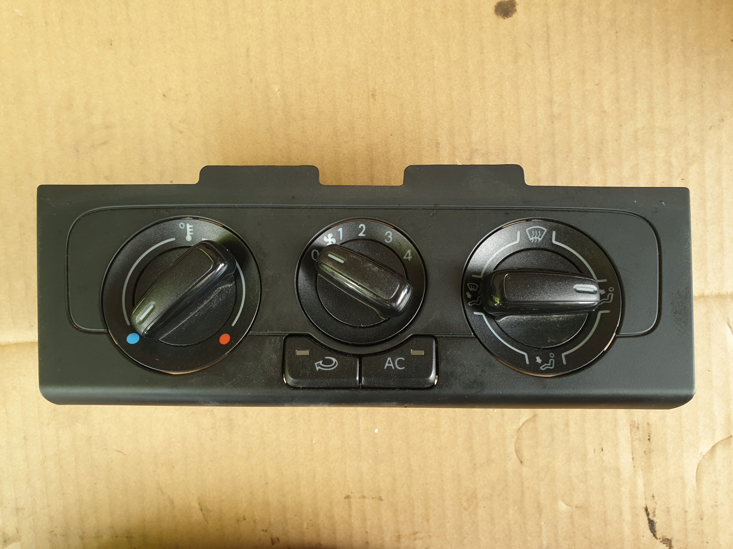 PANEL KLIMY NAWIEWOW VW POLO 6R 2009- 6R0820045F