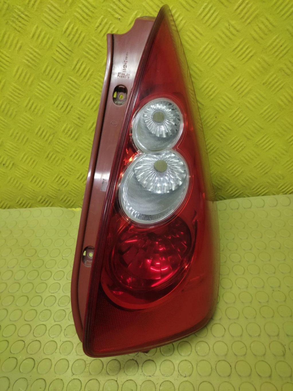 MAZDA 5 light right rear part C23551150