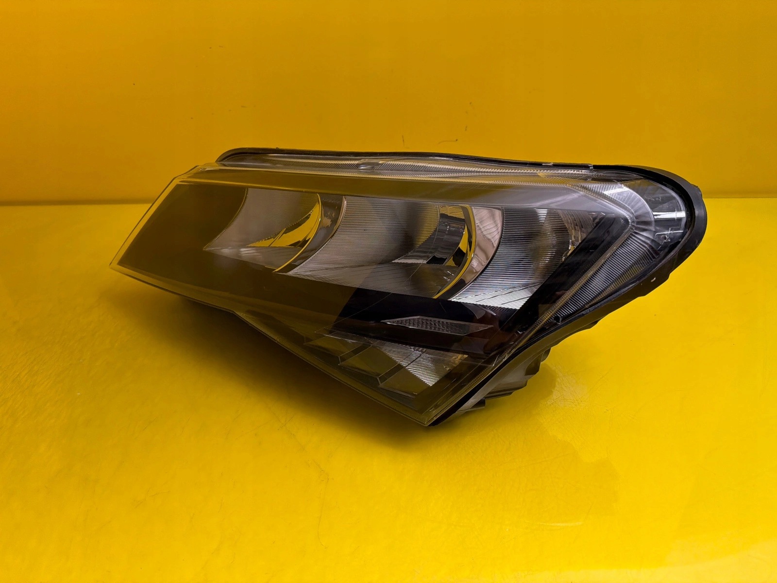 light left front Skoda Superb III 3 3V 2015- 3V1941015