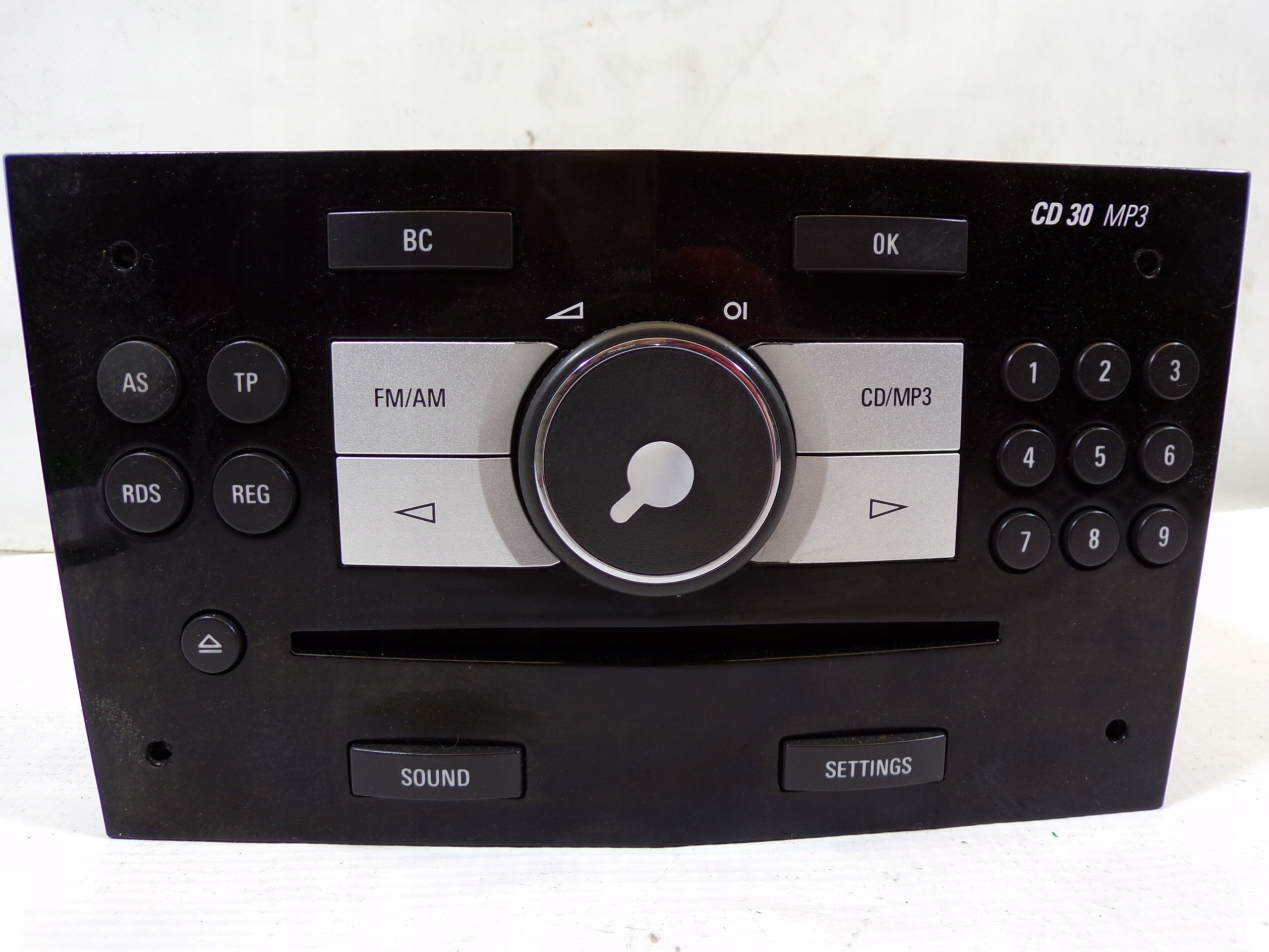 RADIO CD OPEL ASTRA H 13289935 KUPUJ PO IDENTYCZNYM MODELU