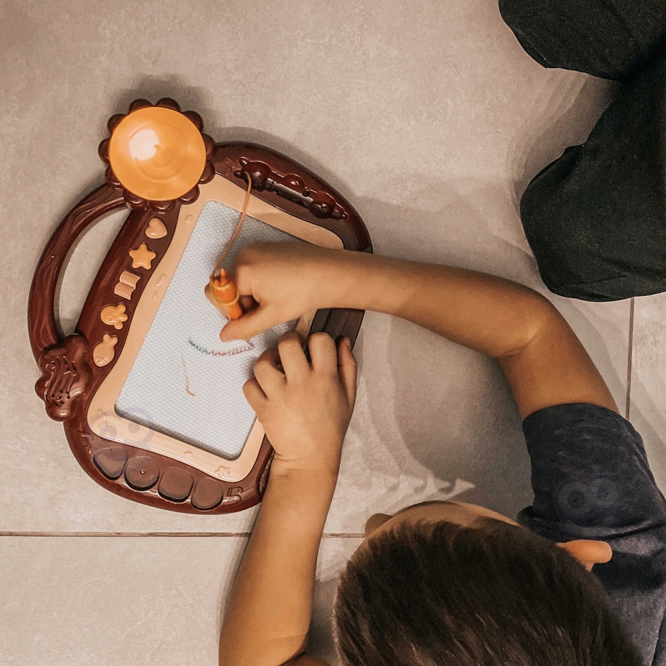 ZNIKOPIS TABLICA MAGNETYCZNA KOLOROWA DO PISANIA MALOWANIA DŹWIĘK WOOPIE Kod producenta 41755