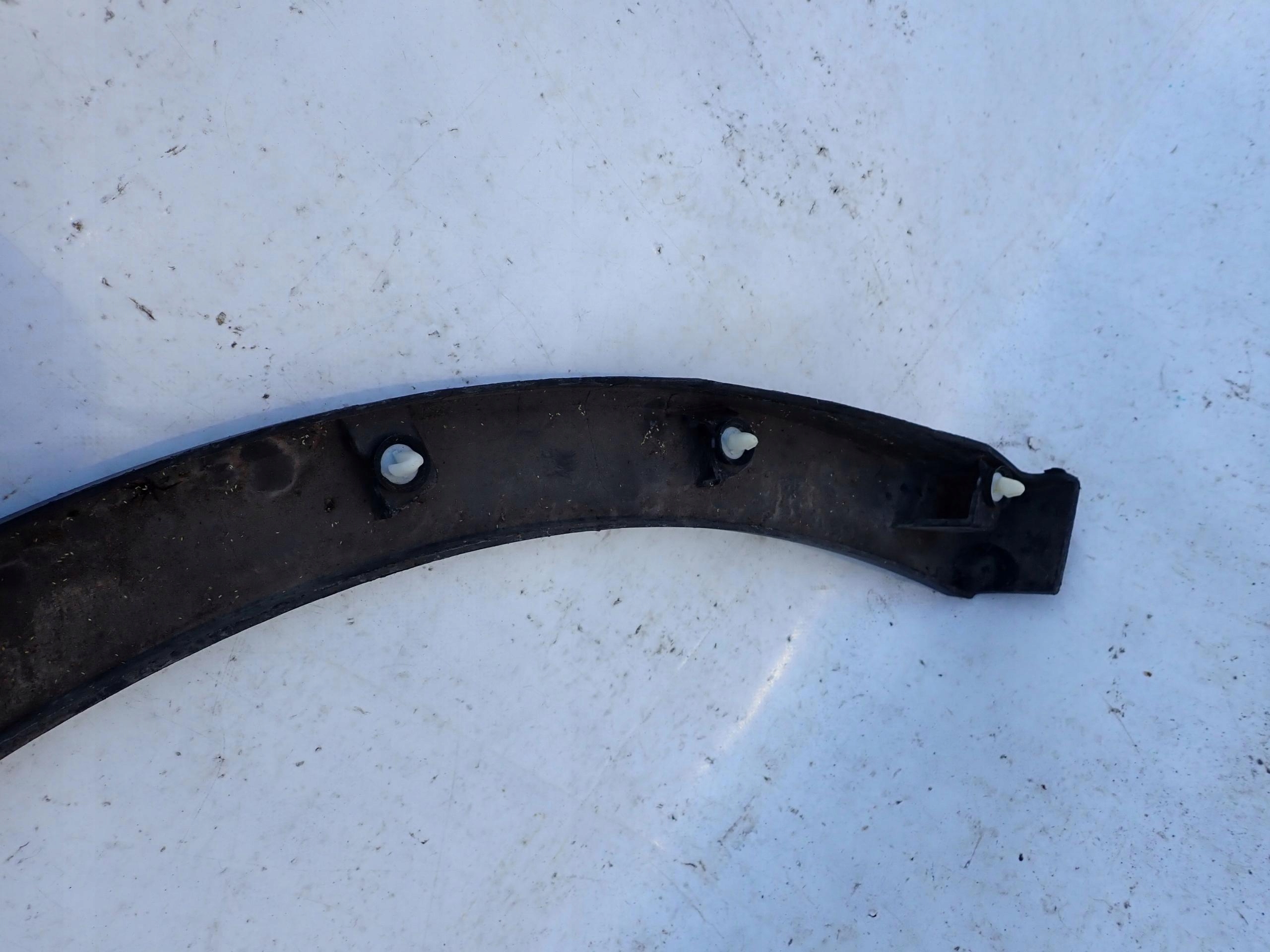 RENAULT CAPTUR and 1 13-19 moulding cap left rear part