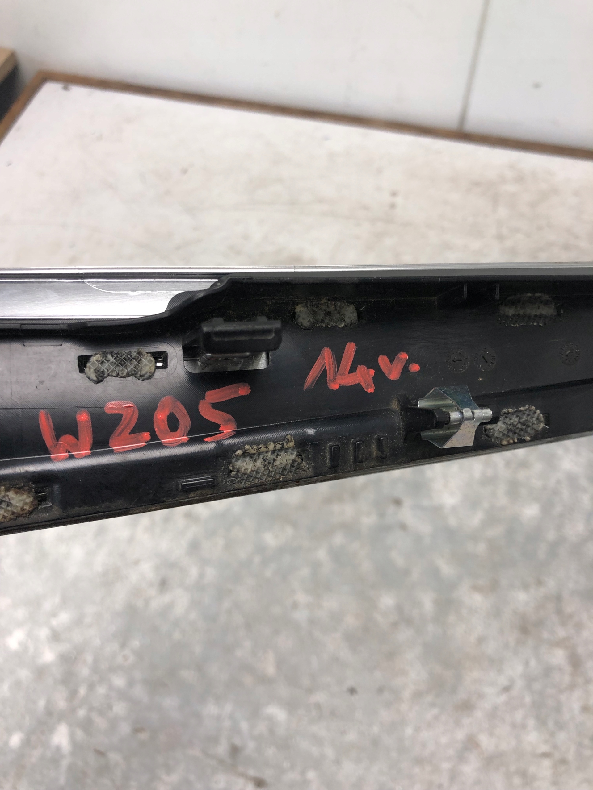 Moulage DEKOR Console MERCEDES W205 EKDAGBR205003