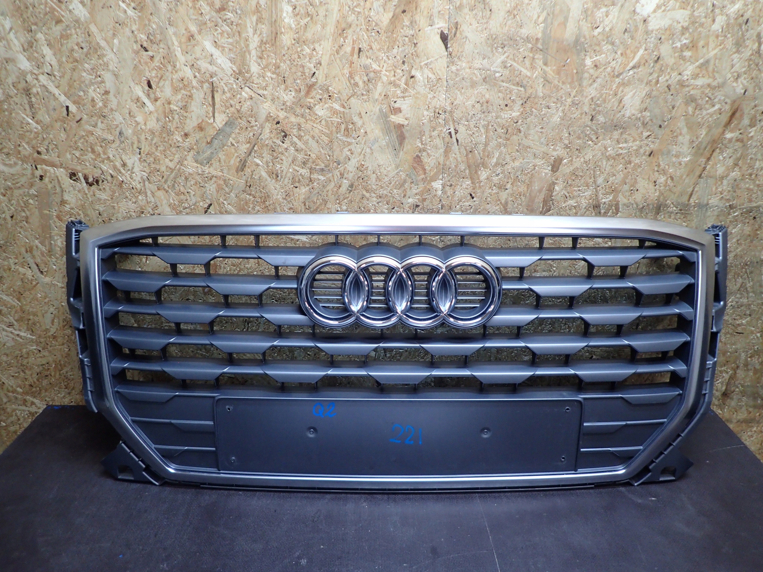 Audi Q2 Kühlergrill FRONTGRILL Kühlergitter 81A853651 - Thumbnail 1