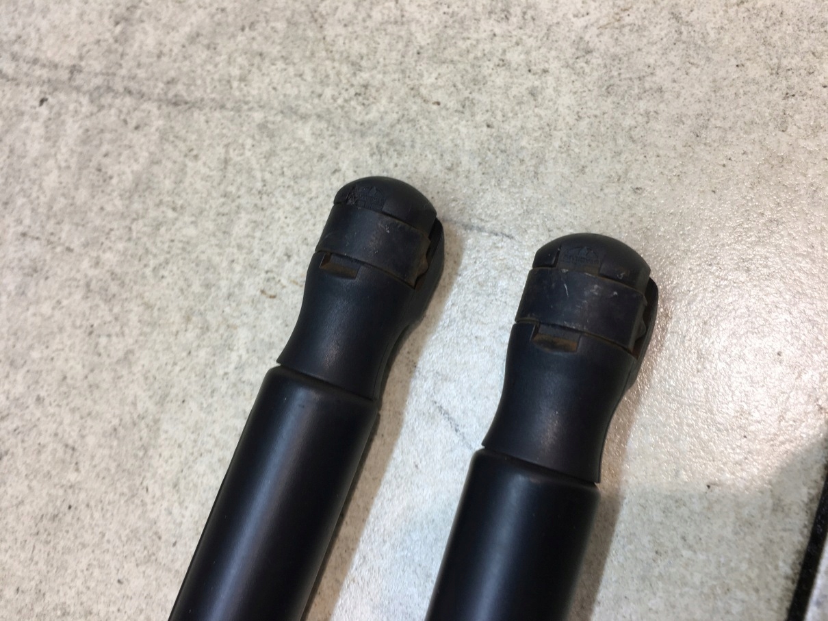 damper bonnet boot MEGANE II HB 8200051750