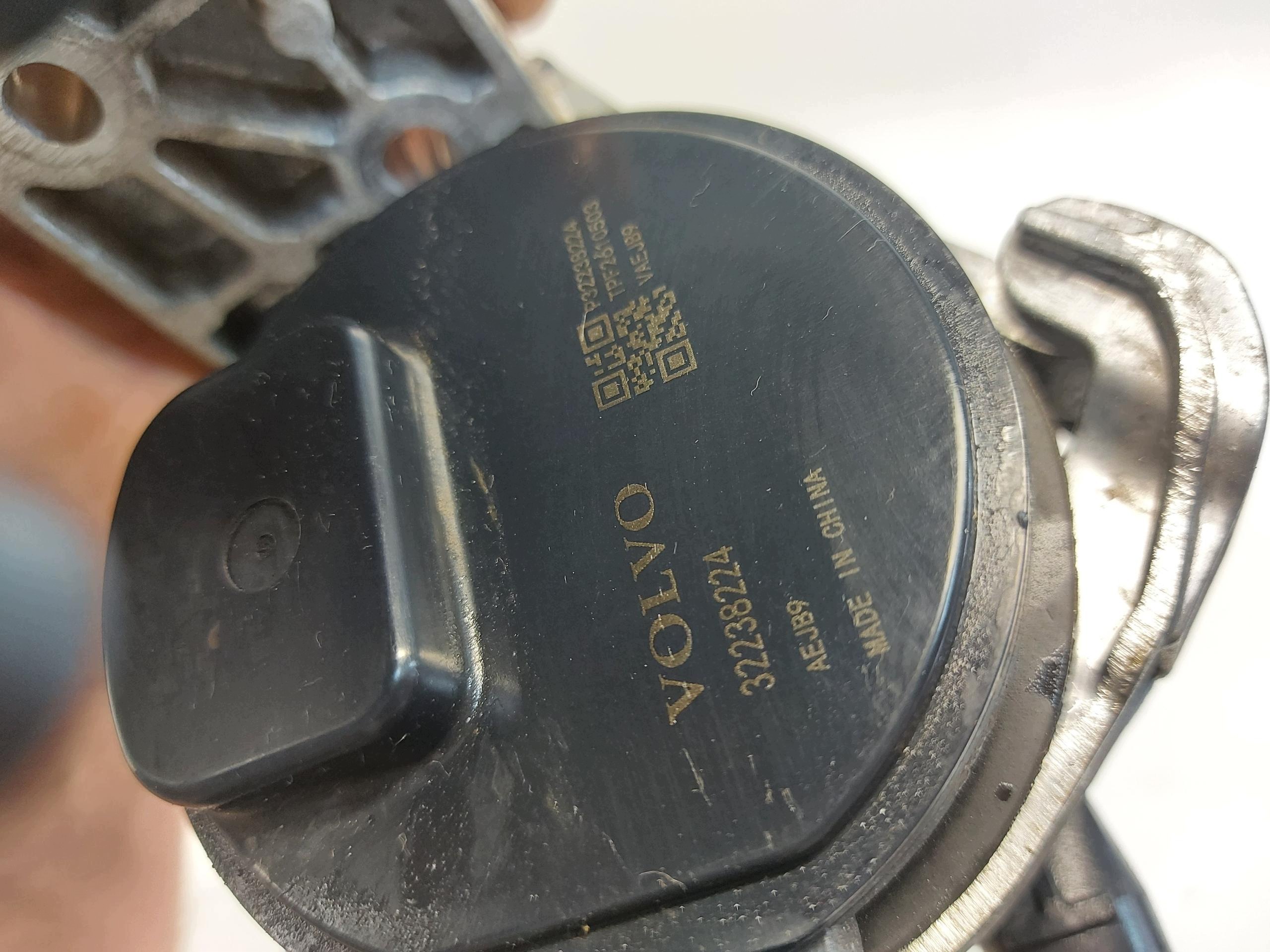 VOLVO XC40 LIFT water pump electrical 32238226