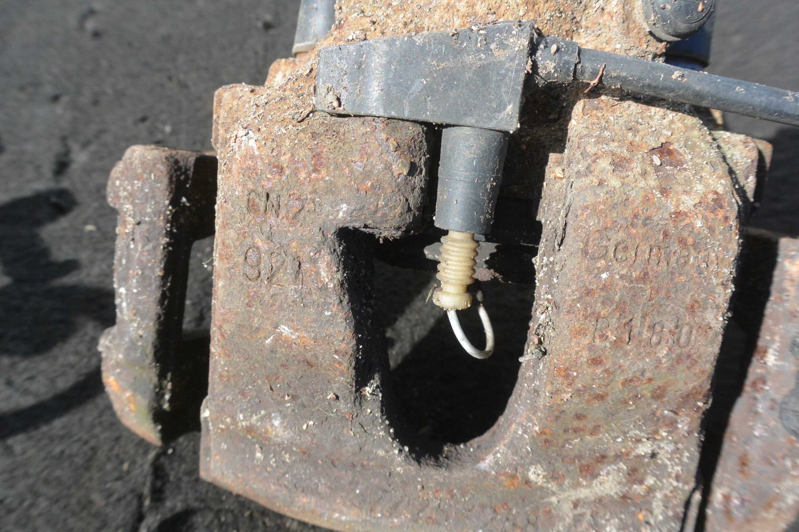 caliper front left right MERCEDES E-KLASA W210 KOMPLET