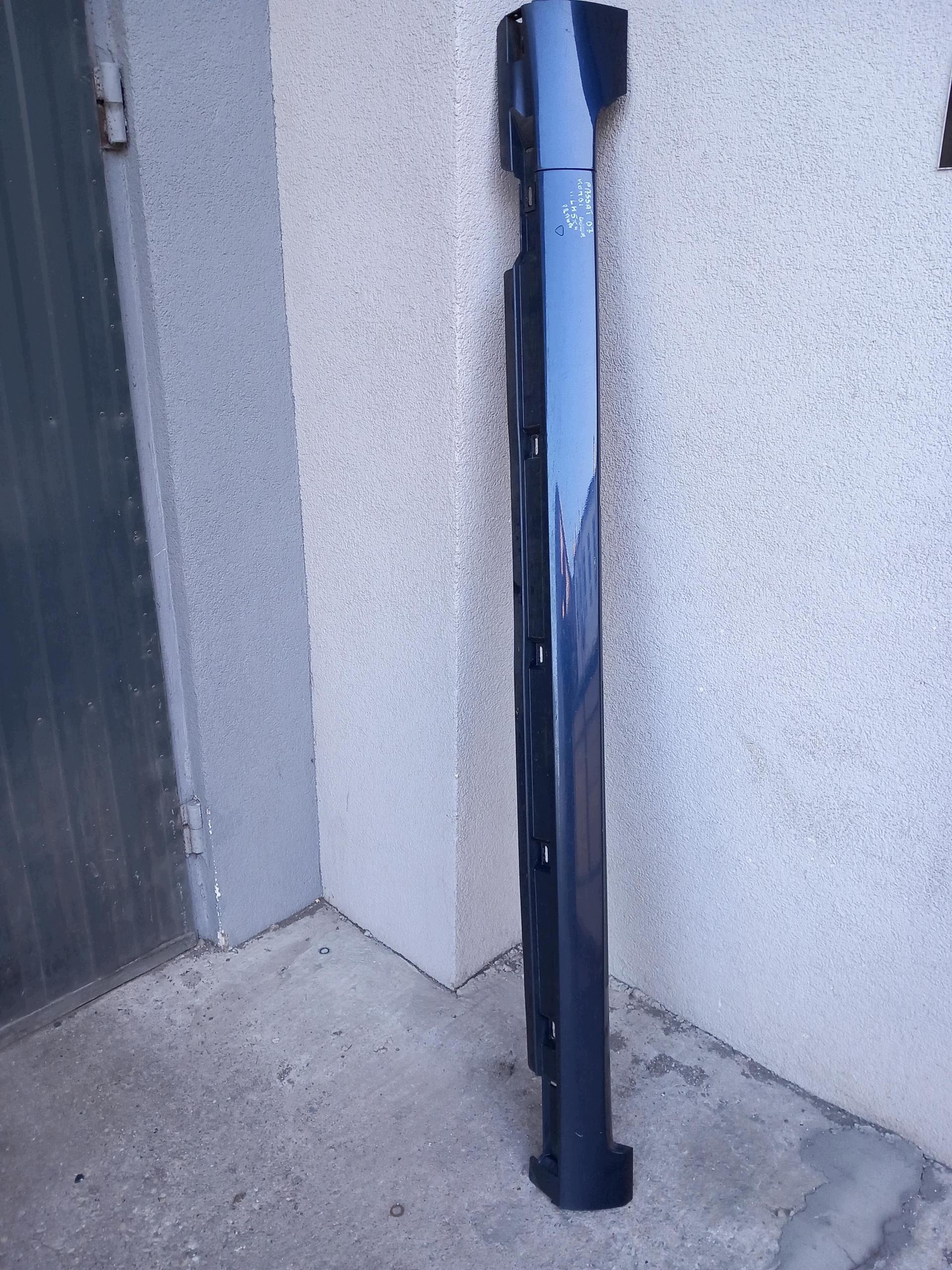 VW PASSAT B7 KOMBI cap threshold moulding threshold right LH5X blue OEM