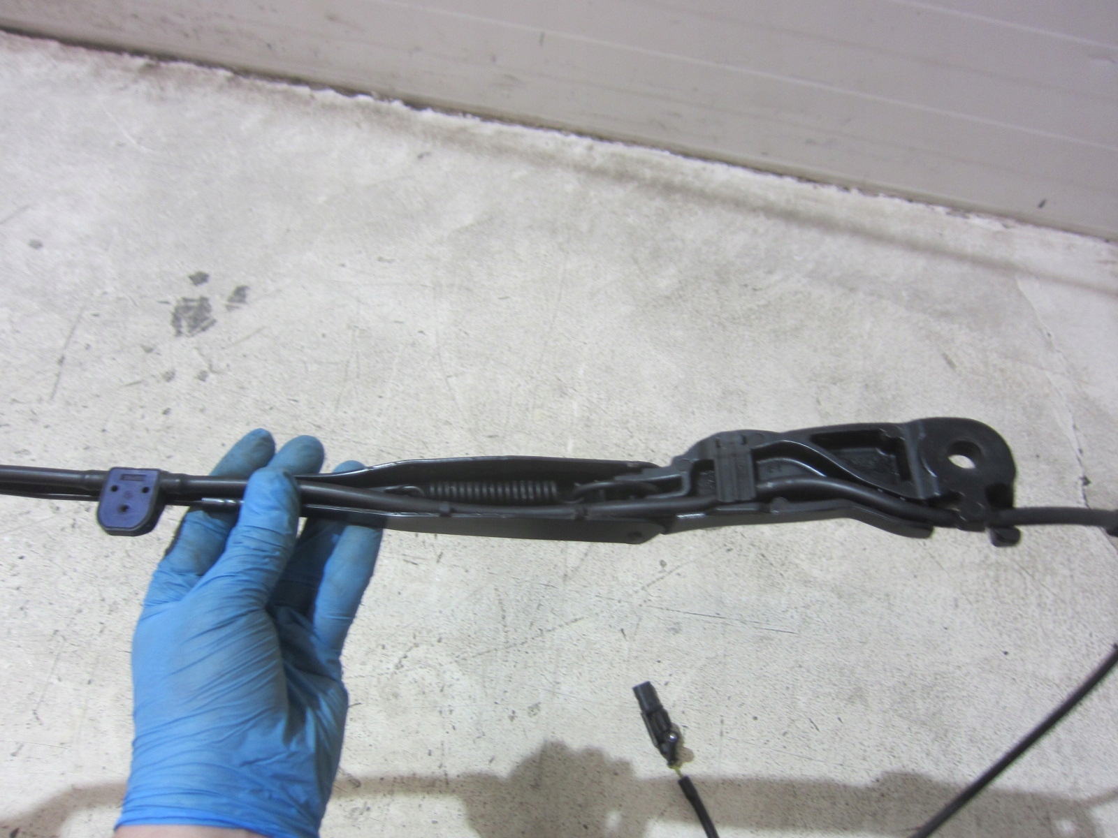 VOLVO XC40 XC 40 wiper arm front left right 31457316