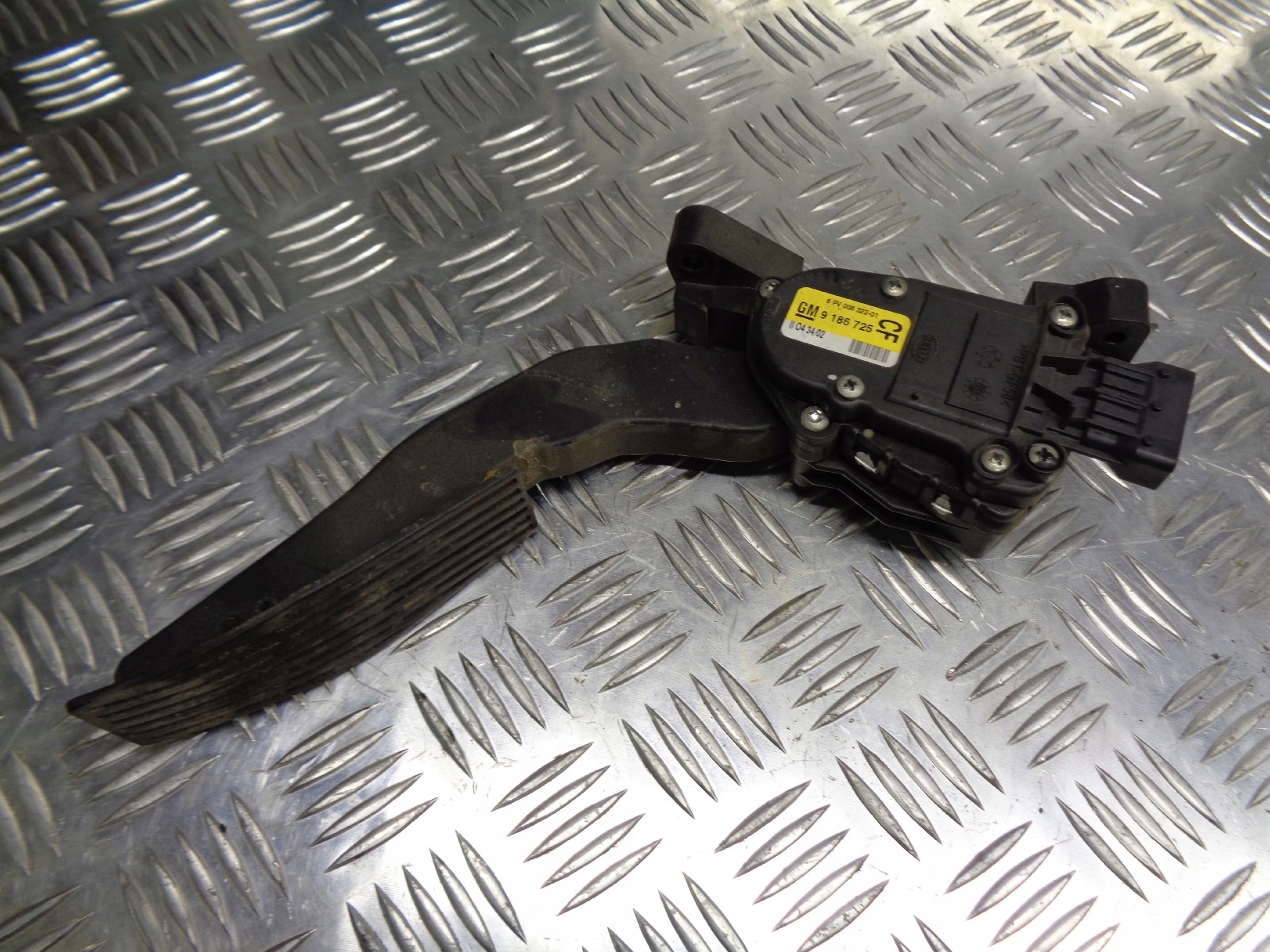 POTENCJOMETR GAZU OPEL VECTRA C 1.9 CDTI 9186725