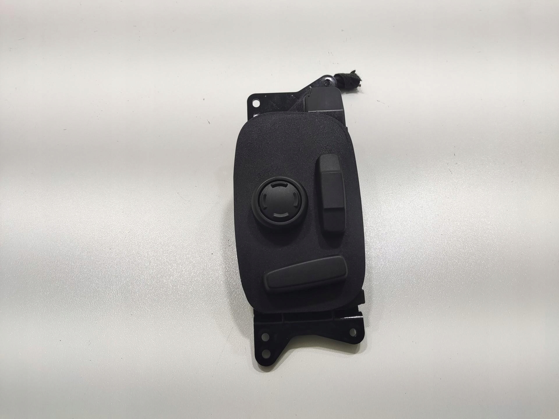 control panel seat right front RANGE ROVER EVOQUE and L538 LIFT 2015-18