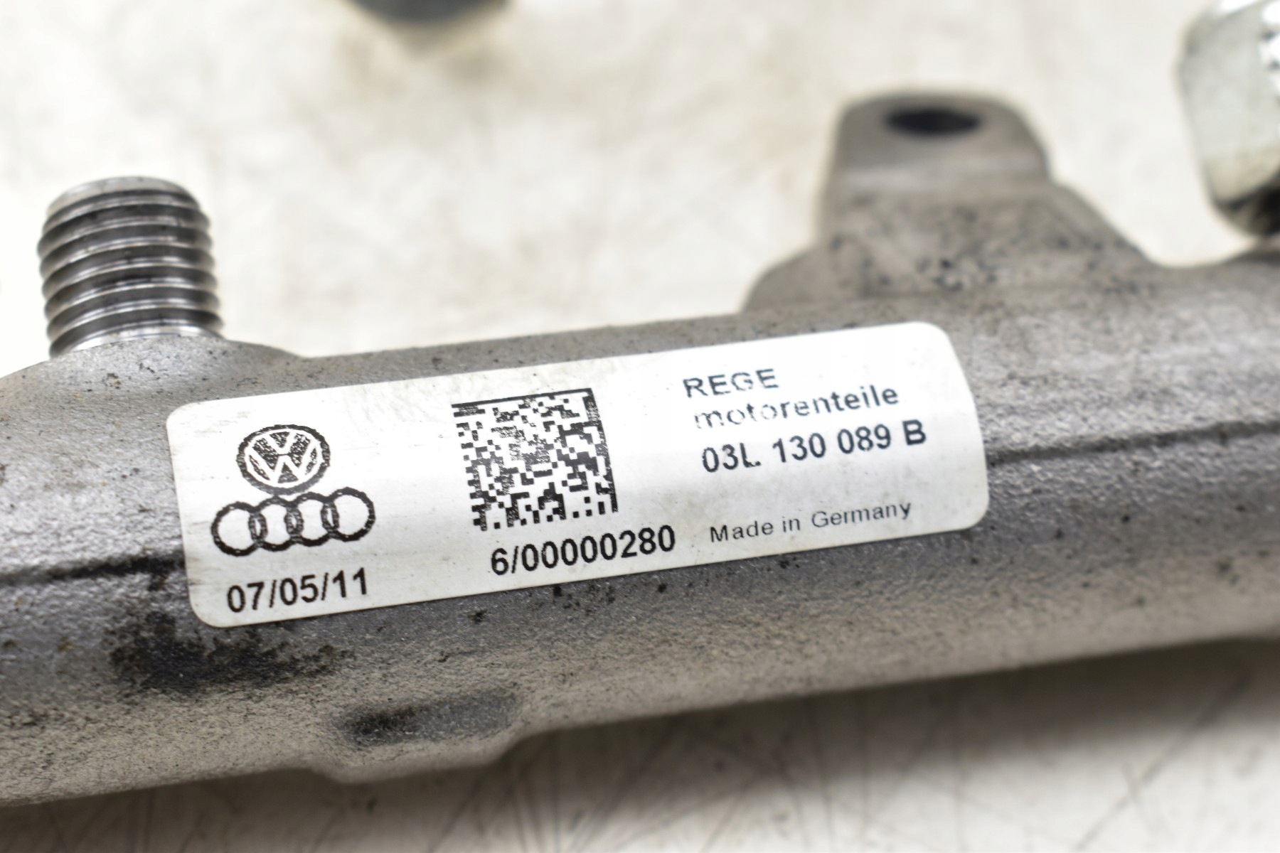 injection ramp sensor VW PASSAT B7 GOLF VI AUDI A3 8P 1.6 TDI 03L130089B