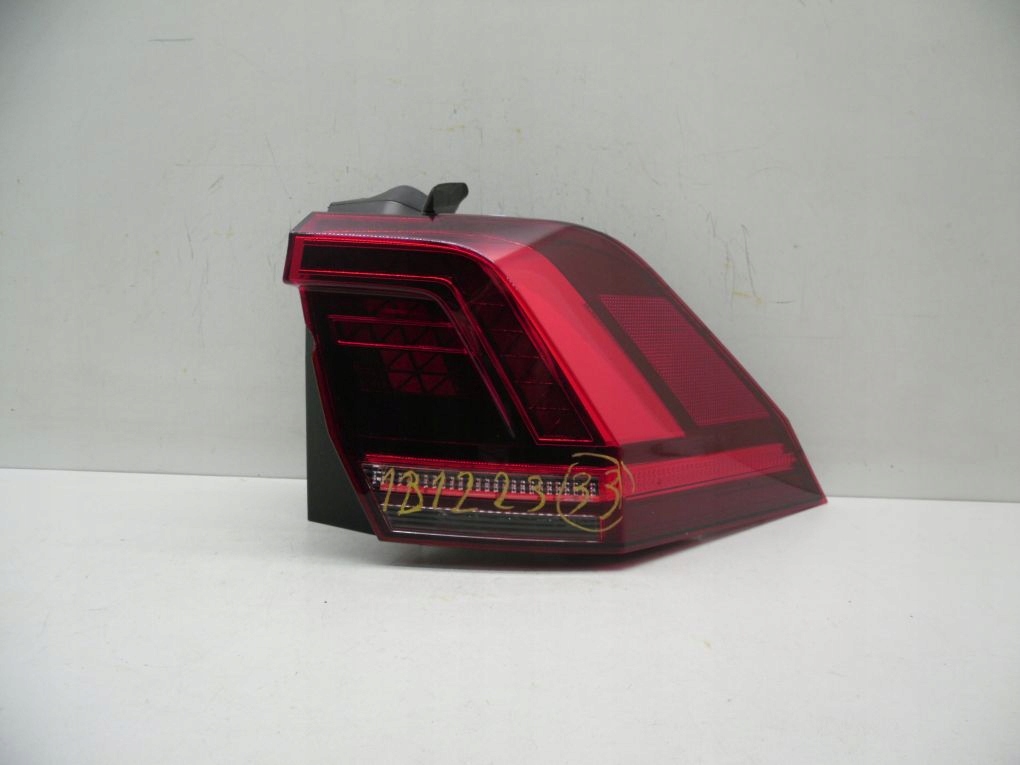 VW TIGUAN II 2 5NA LED 15- light rear right