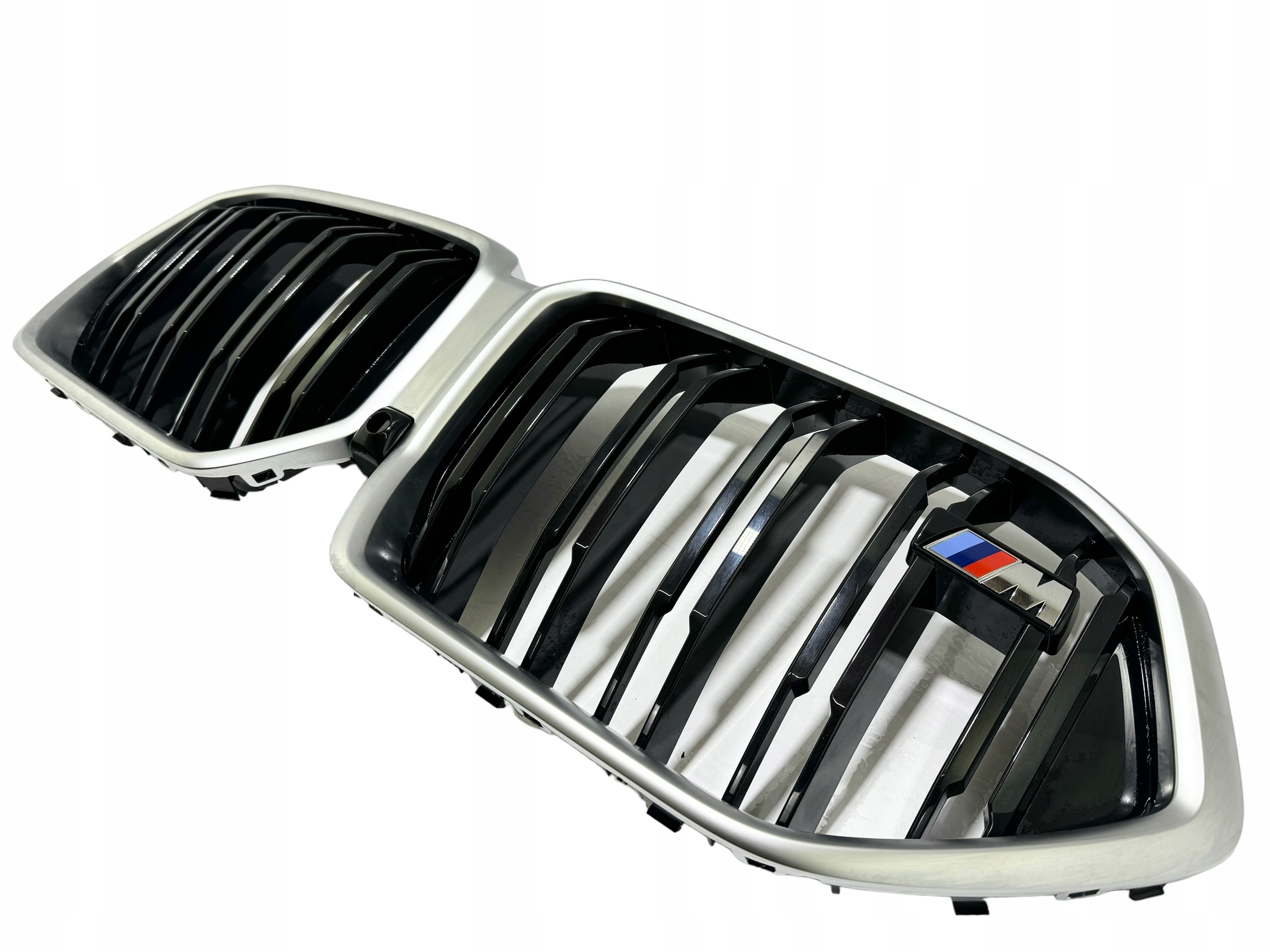 BMW X6 G06 M PAKIET GRILL ATRAPA RADAR PDC LED NERKA Numer katalogowy części 9447386-06