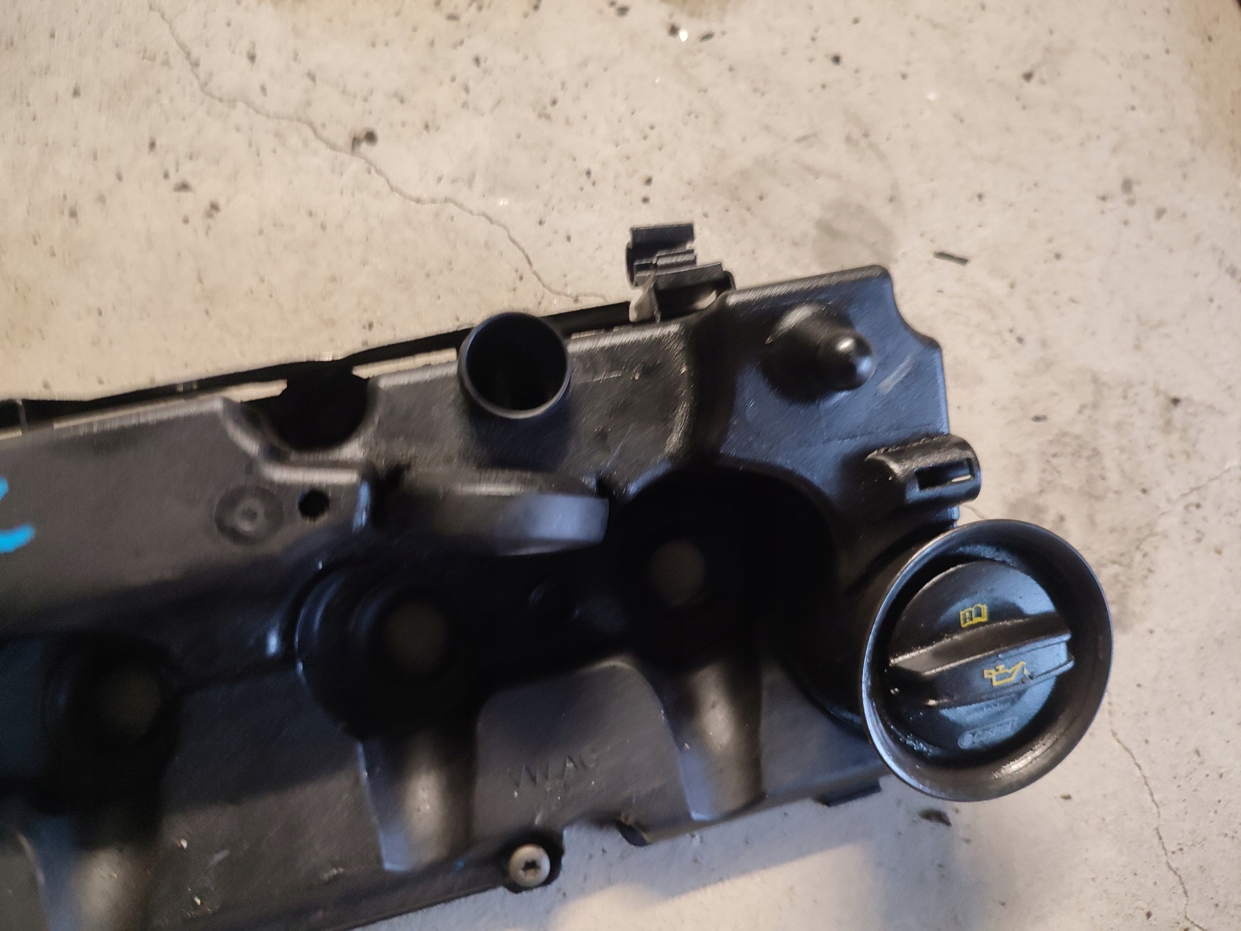 VW AUDI 1.6 2.0 TDI Abdeckung der Ventile 03L103469S