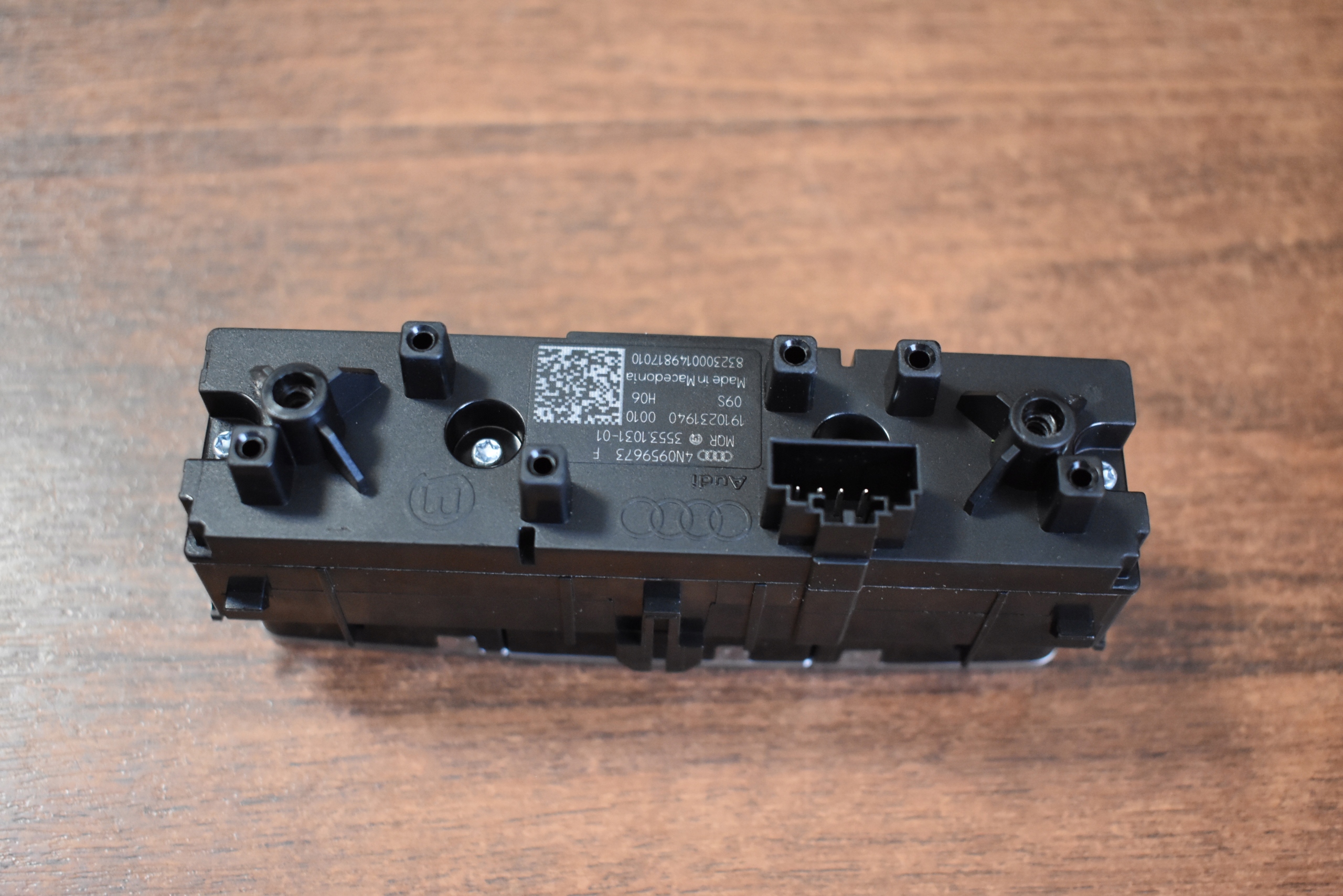 IDEALNY PANEL BLOK WLACZNIKOW AUDI A8 D5 1 9
