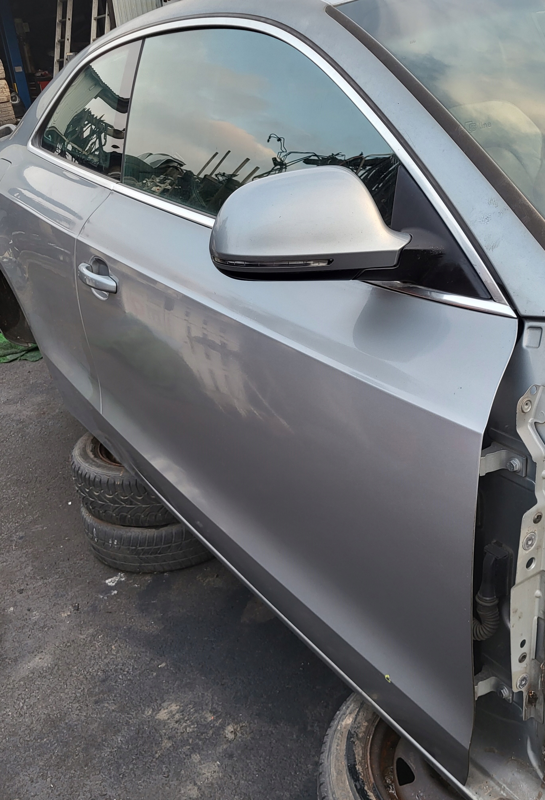 door right AUDI A5 8T COUPE S-LINE PRZEDLIFT original silver LYZG