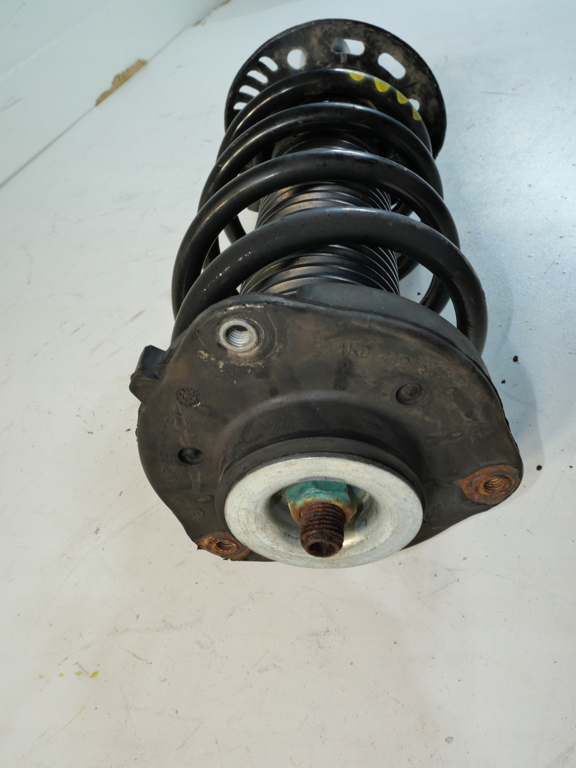 VW TIGUAN shock absorber front 5N0412021HD