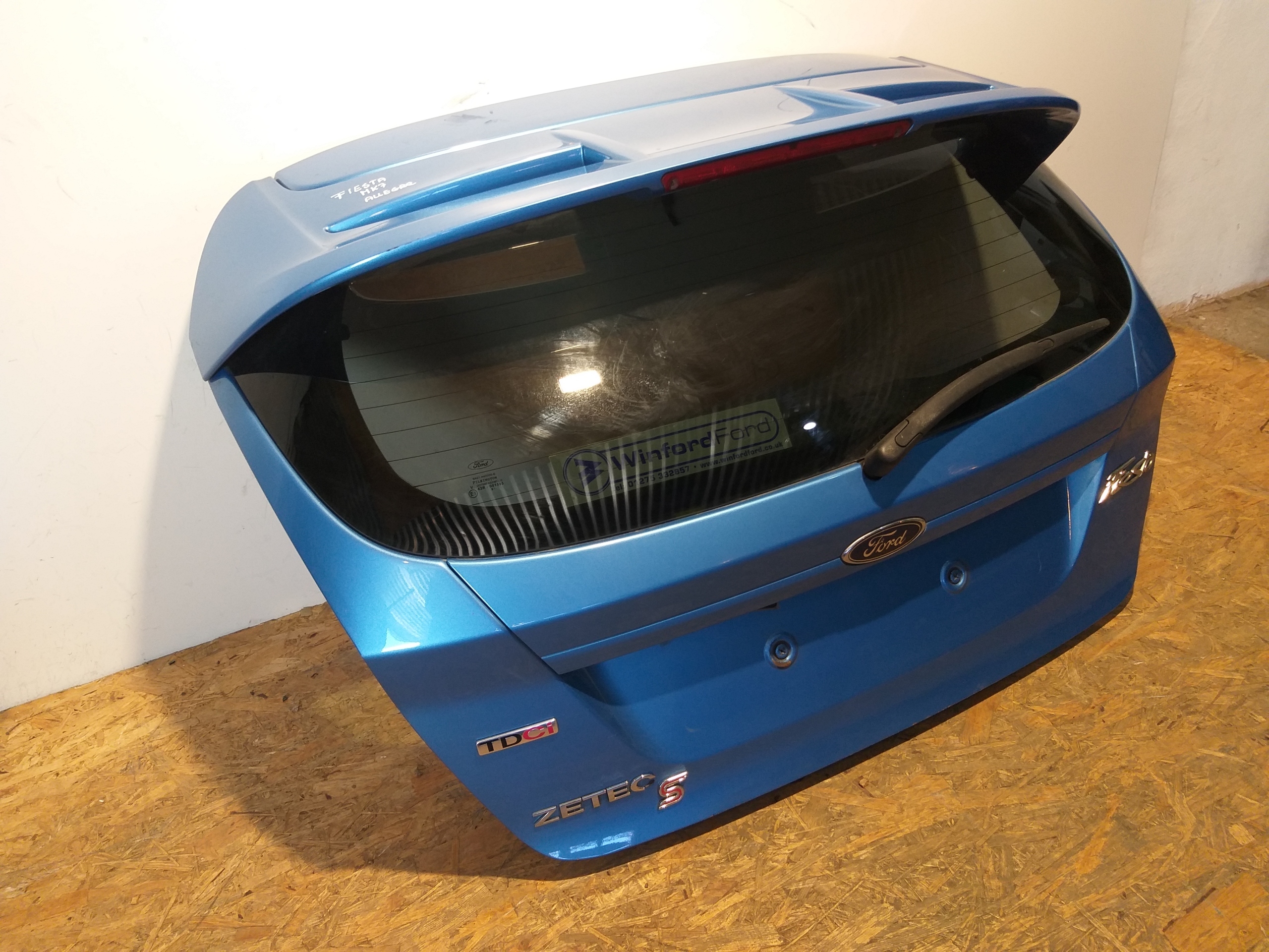 boot door spoiler Ford Fiesta MK7 ST RS