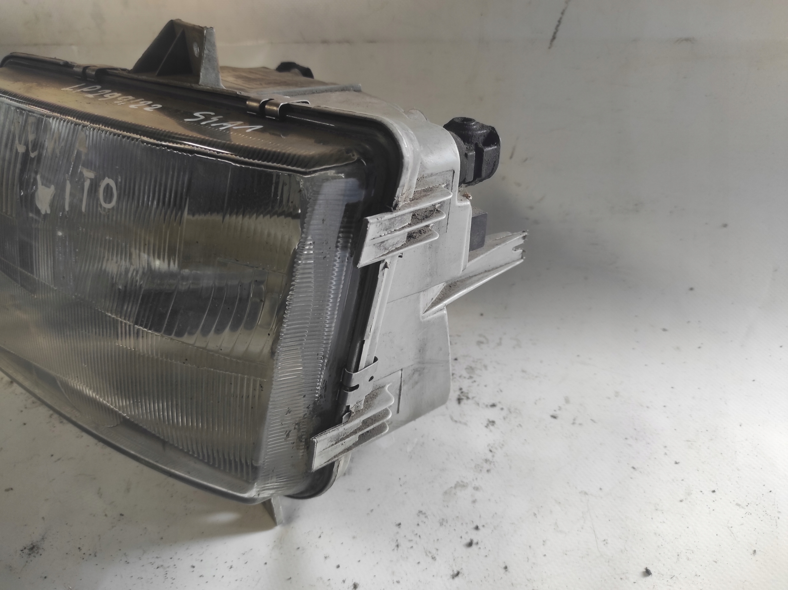 light left front left front MERCEDES VITO W638