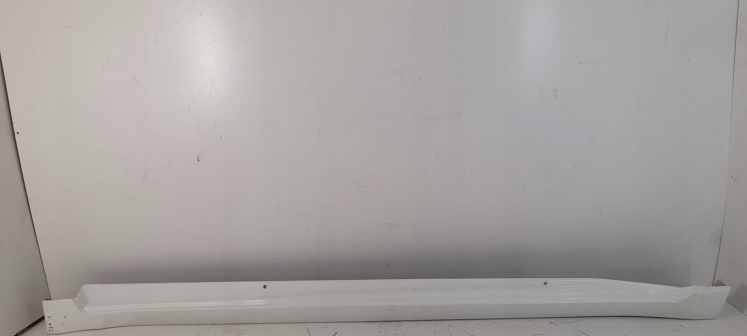Toyota Avensis T27 moulding threshold left 7586005010 (LS73)
