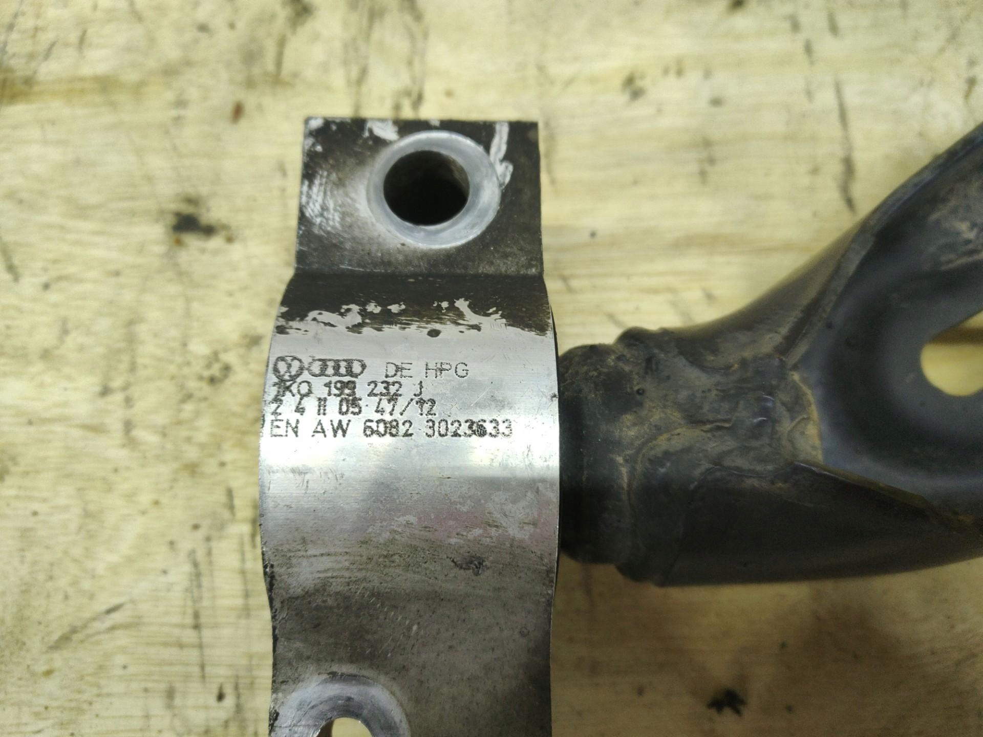 arm front right side Volkswagen Touran 2nd facelift 2013 1K0199232J