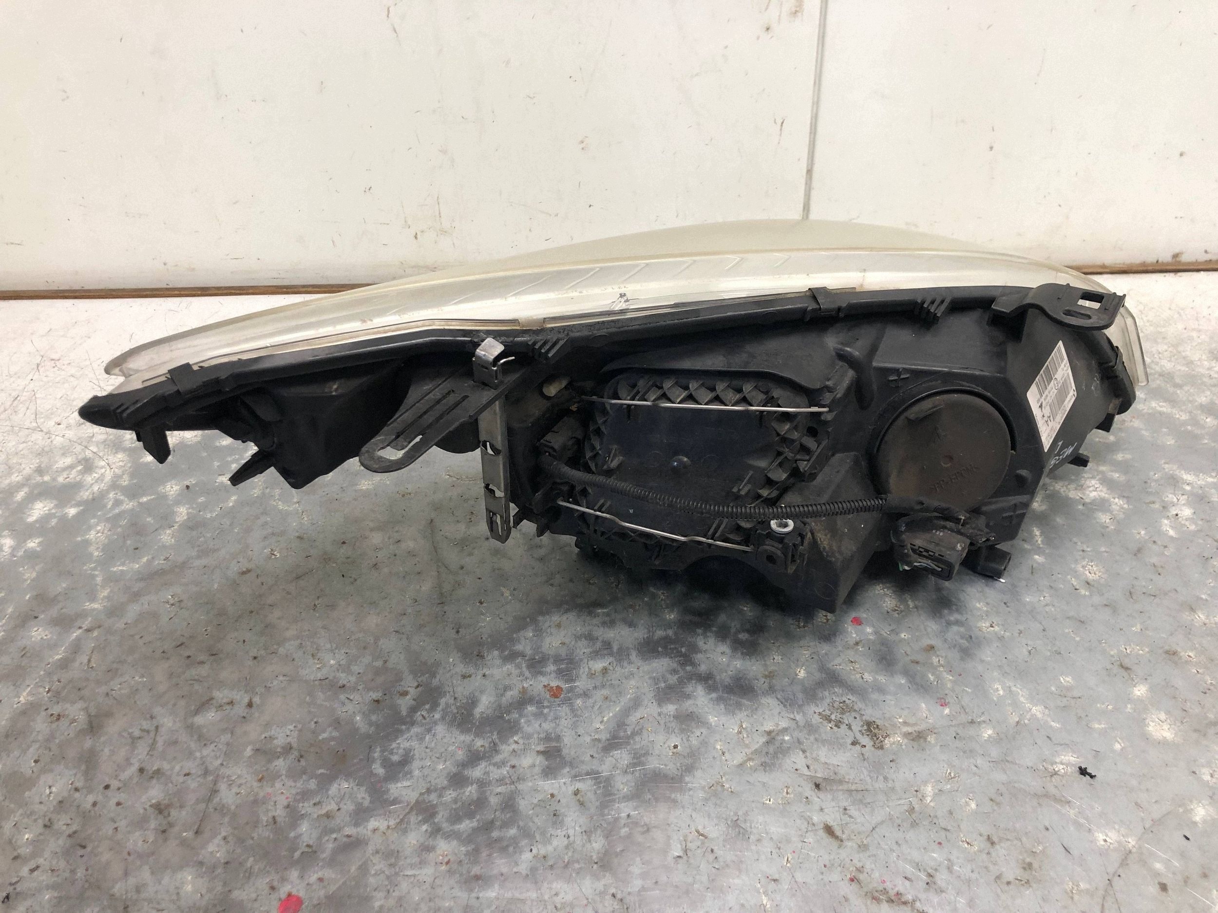 light left front RENAULT MEGANE III 260600017R